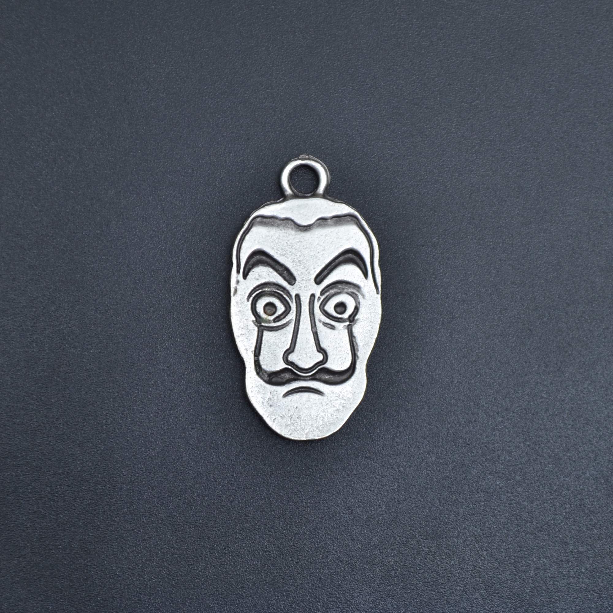 La Casa De Papel - Salvador Dali Kolye - Gümüş ( Silver ) Renk - 60 cm Deri İp Kolye