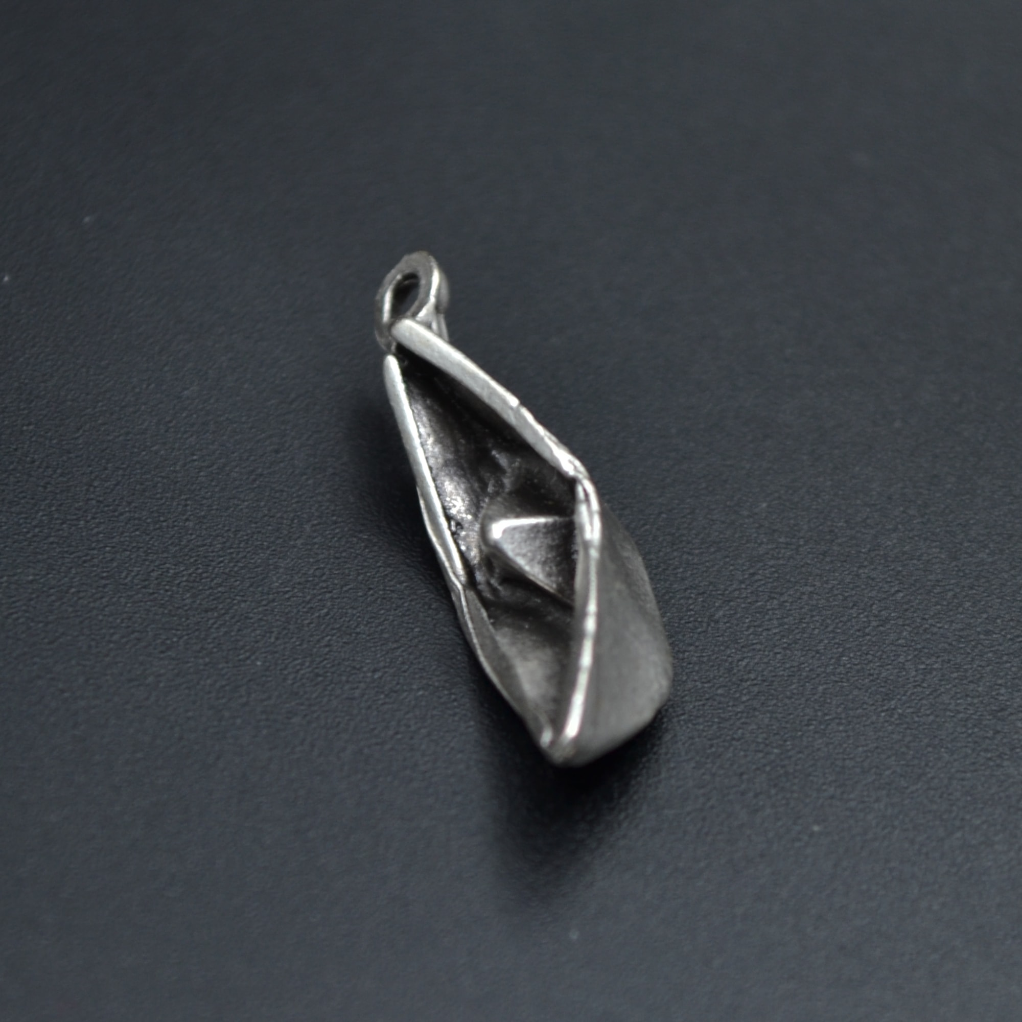 Minimal Kağıttan Gemi Şeklinde Kolye Ucu - Gümüş ( Silver ) Renk
