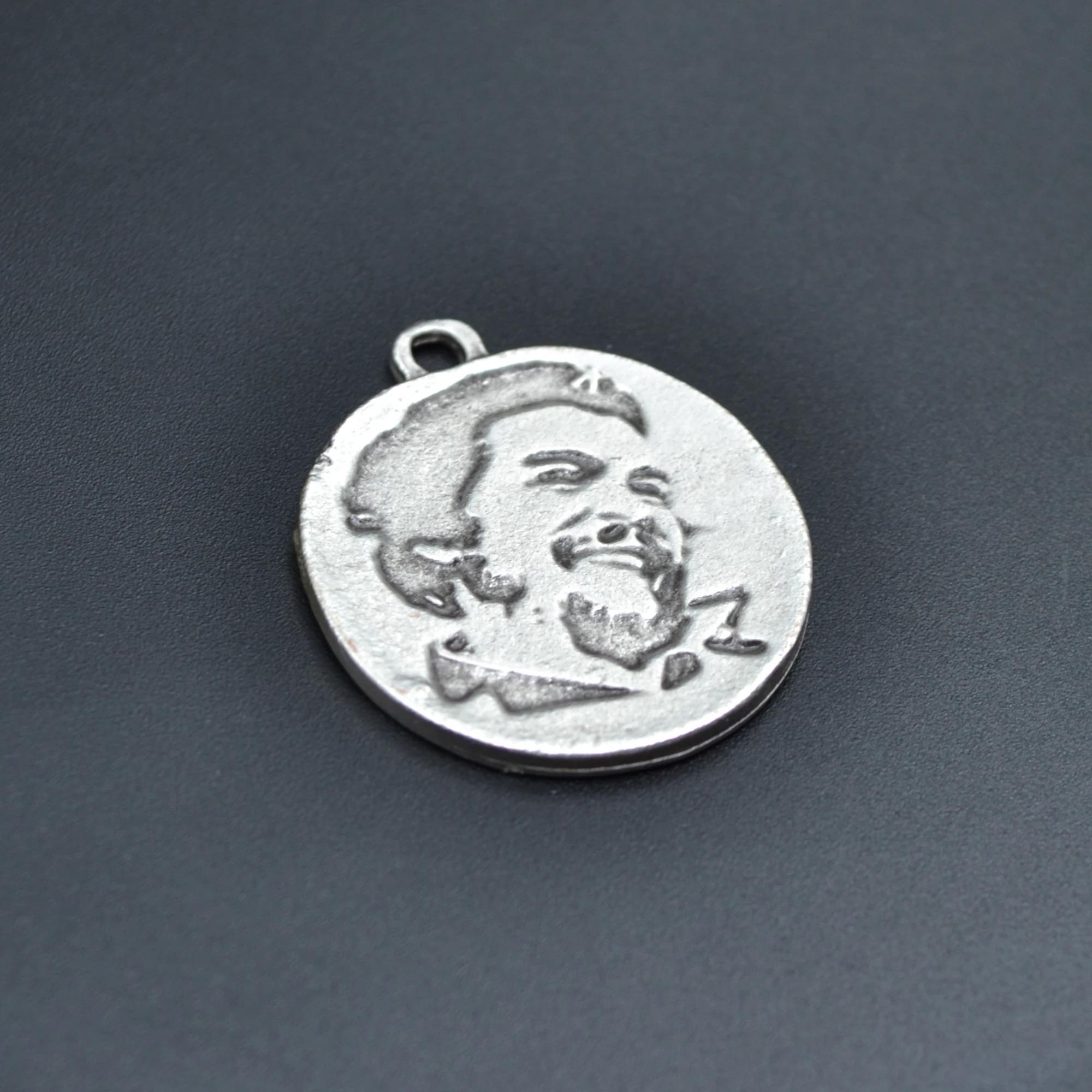 Che Guevara Madalyon Kolye - Gümüş ( Silver ) Renk - 60 cm Örme Zincir Kolye