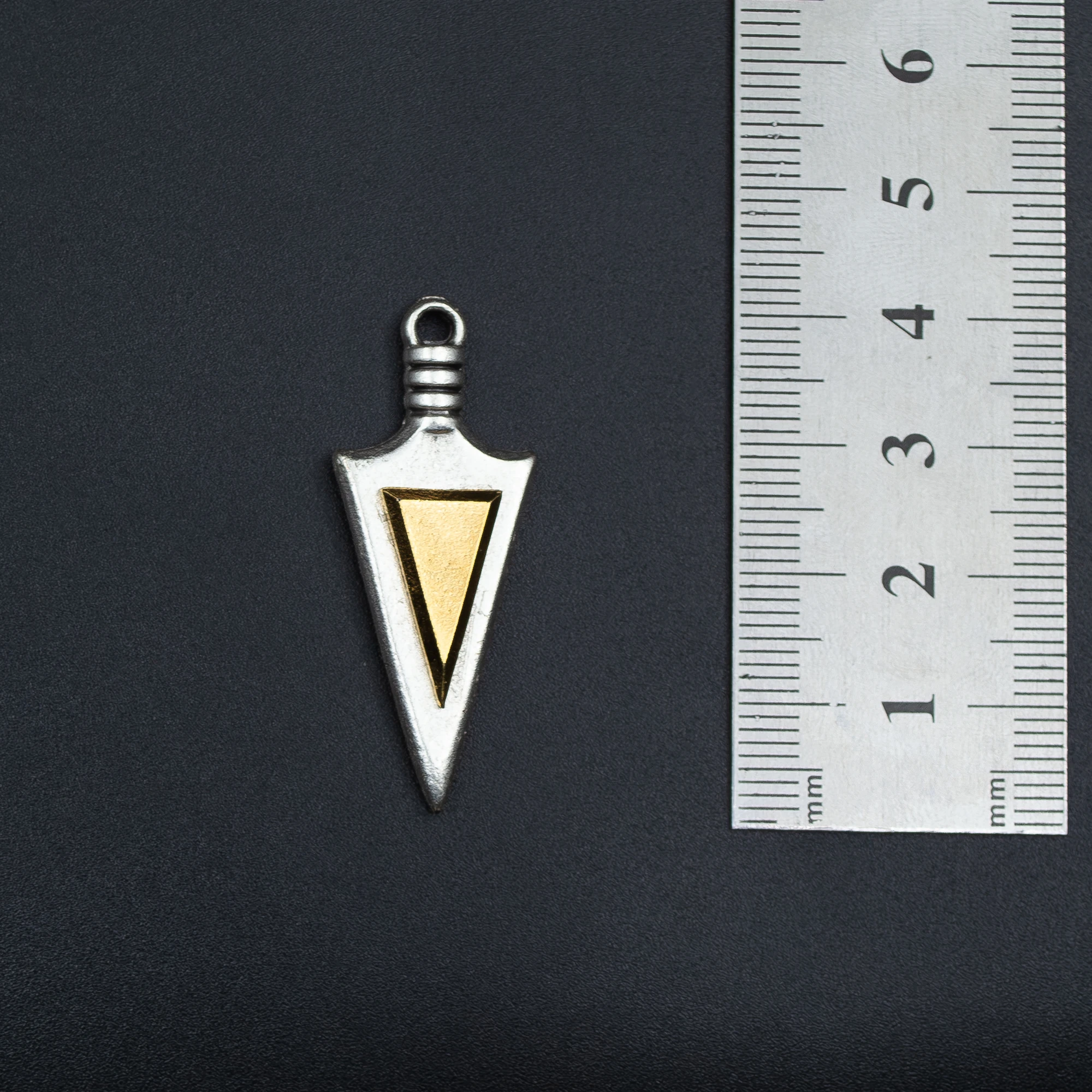 Ok Ucu Üçgen Detaylı Kolye - Gümüş ( Silver ) Renk - 60 cm Deri İp Kolye