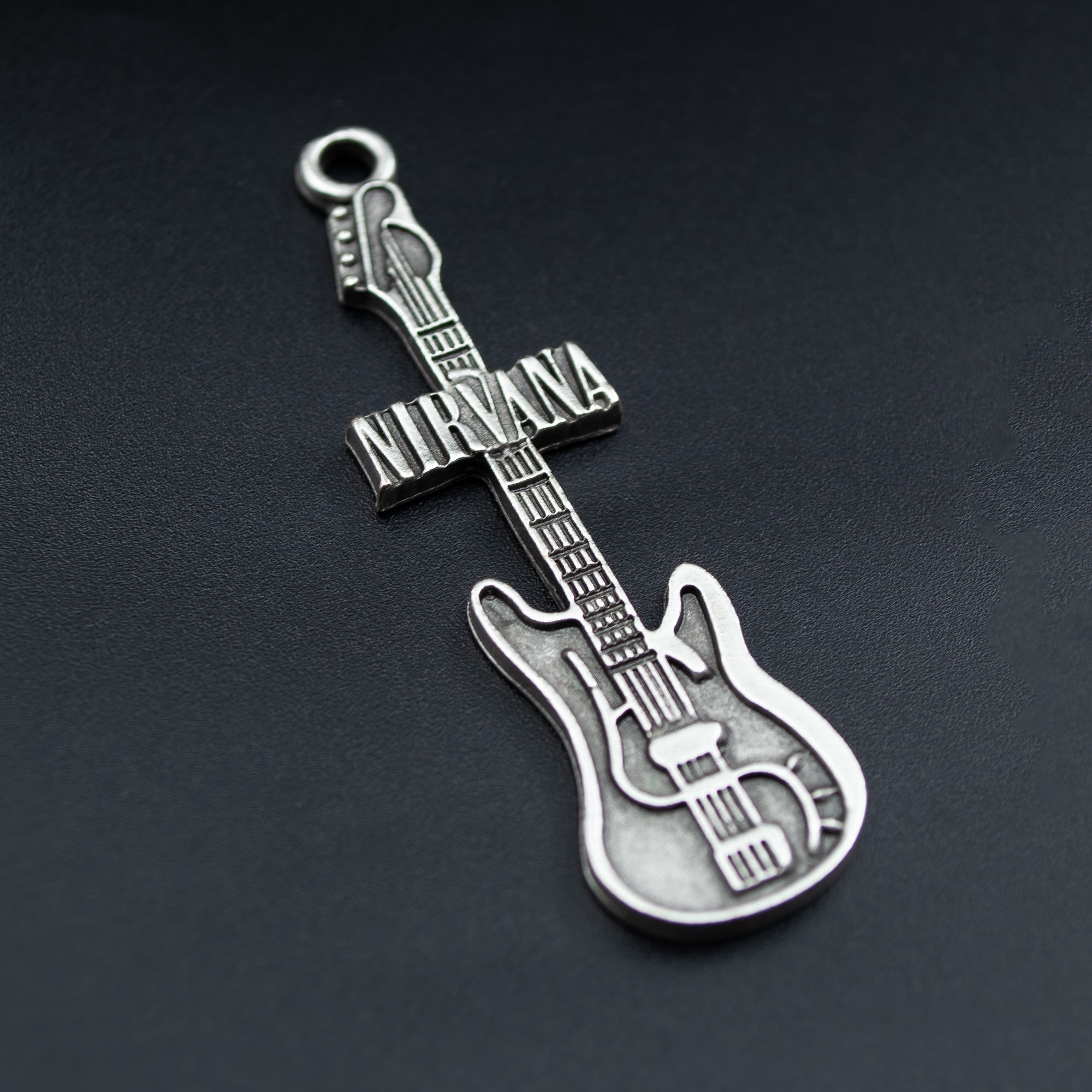 Nirvana Elektro Gitar Kolye - Gümüş ( Silver ) Renk - 60 cm Deri İp Kolye