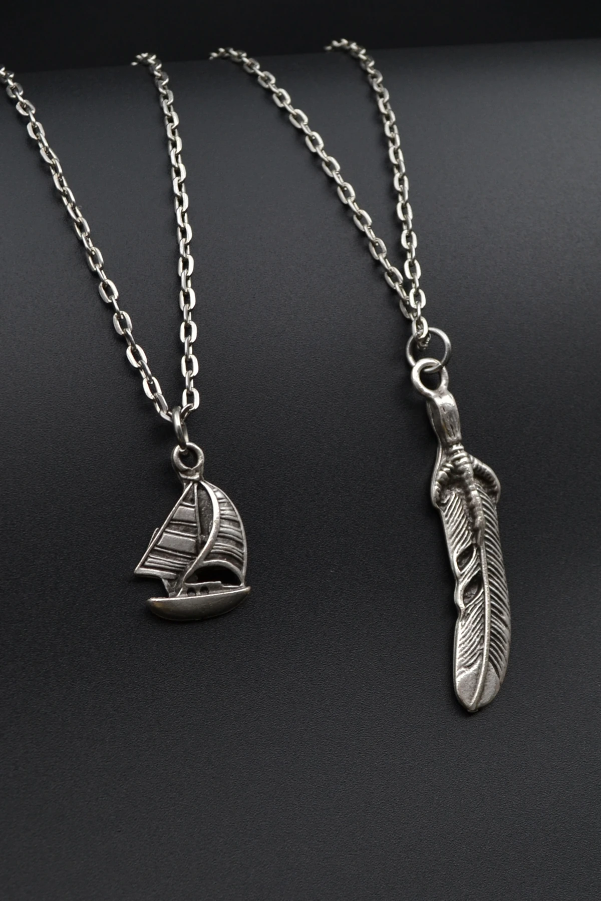 2'li Yelkenli Gemi - Tüy Erkek Kadın Kolye Seti