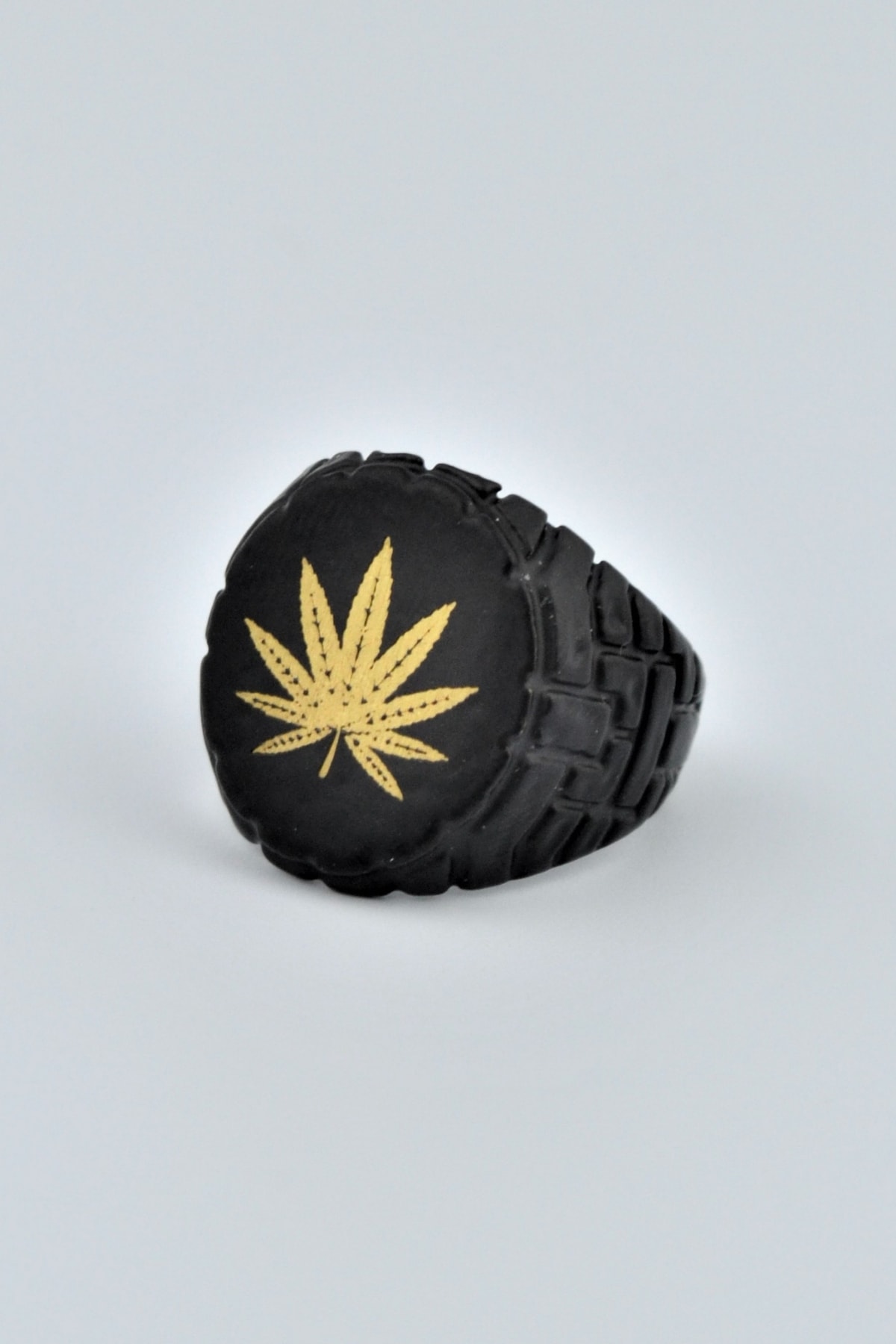 Marijuana Yuvarlak Mat Siyah Ayarlamalı Erkek Yüzük