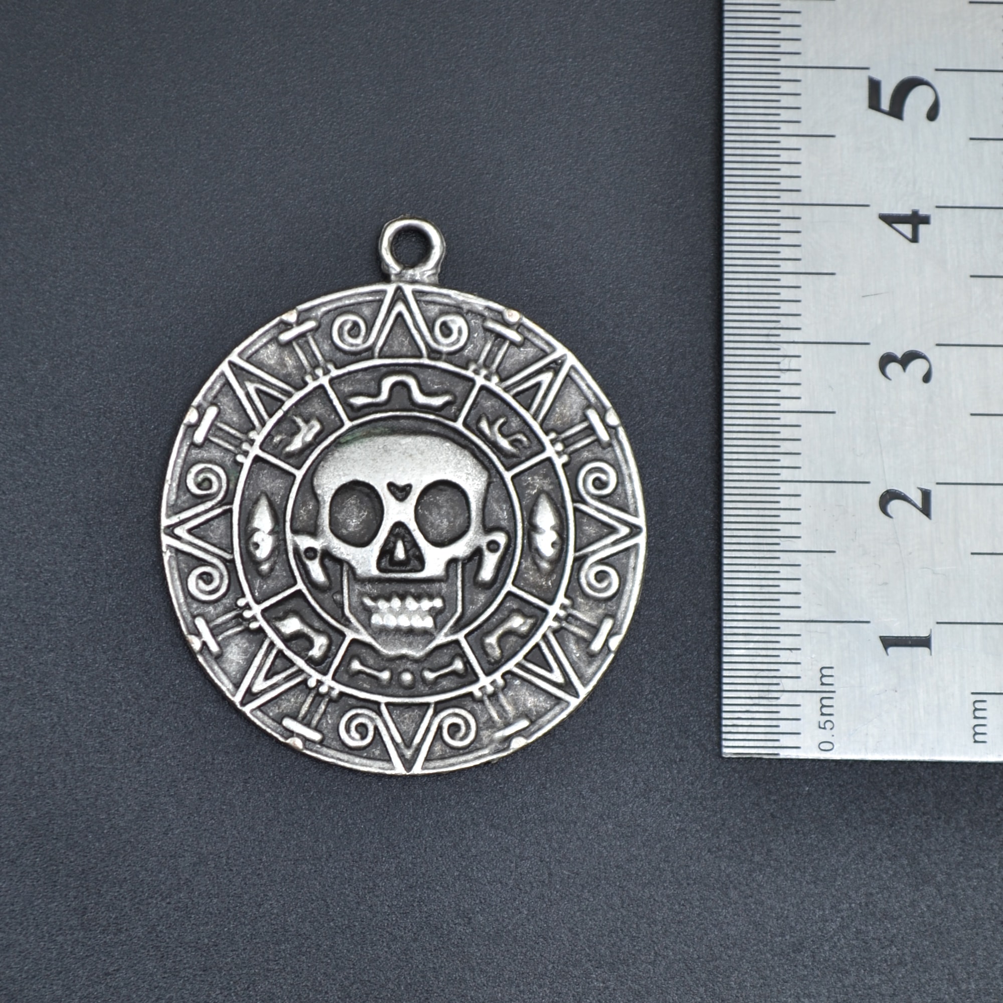 Aztec Karayip Korsanları Madalyon Kolye - Gümüş ( Silver ) Renk - 60 cm Deri İp Kolye