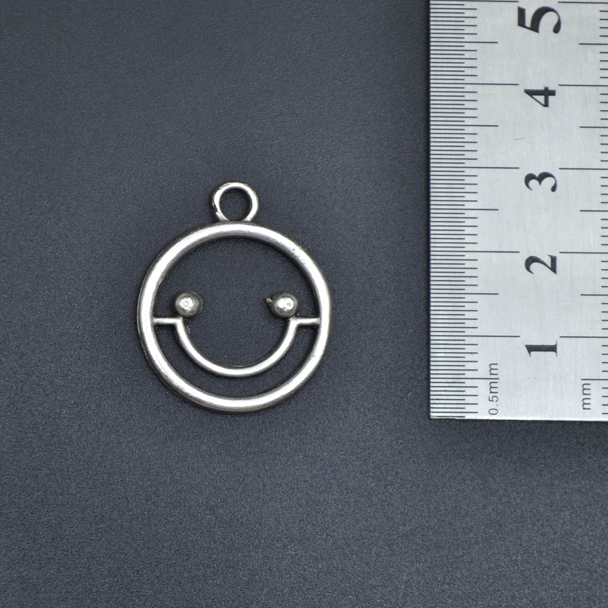 Minimal Gülen Surat - Smile Kolye Ucu - Gümüş ( Silver ) Renk