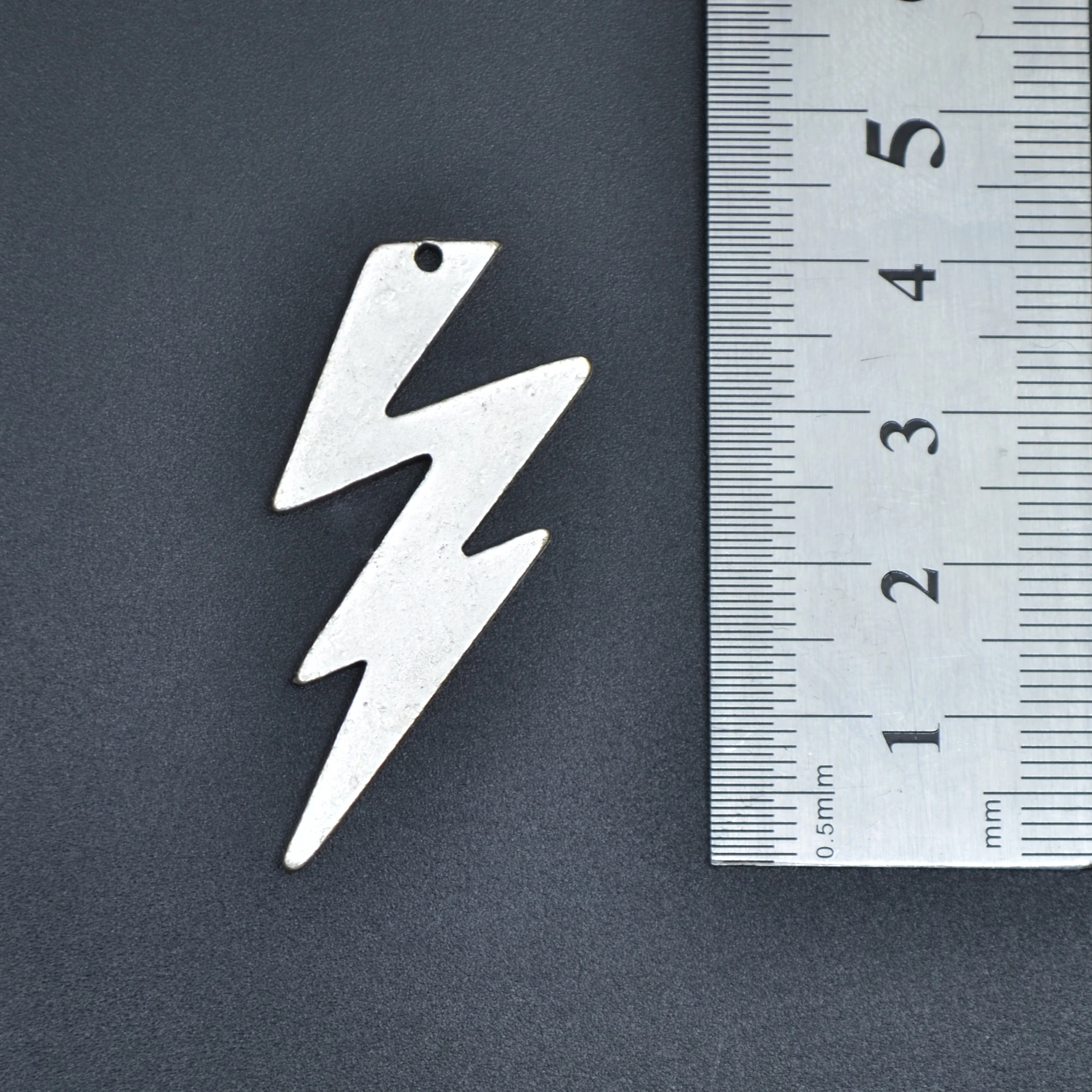 Şimşek Flash Kolye - Gümüş ( Silver ) Renk - 60 cm Deri İp Kolye