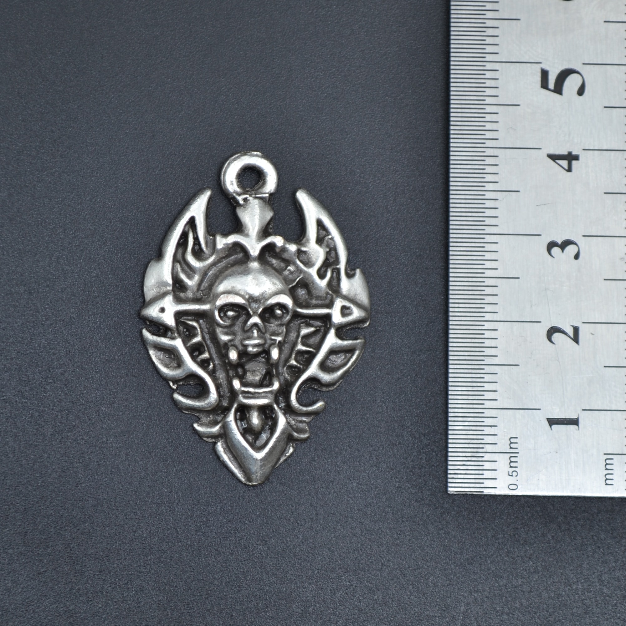 Diablo Kalkan Kolye Ucu - Gümüş ( Silver ) Renk