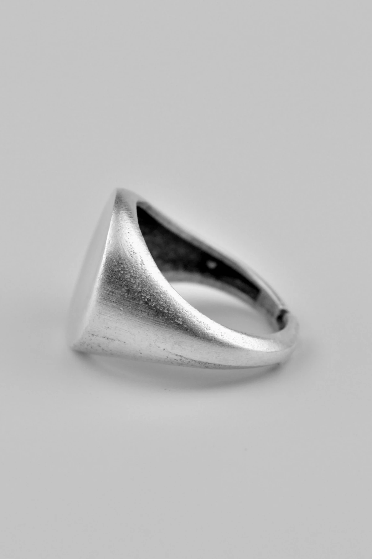 Yuvarlak Geometrik Antik Gümüş Kaplama Ayarlamalı Erkek Kadın Yüzük