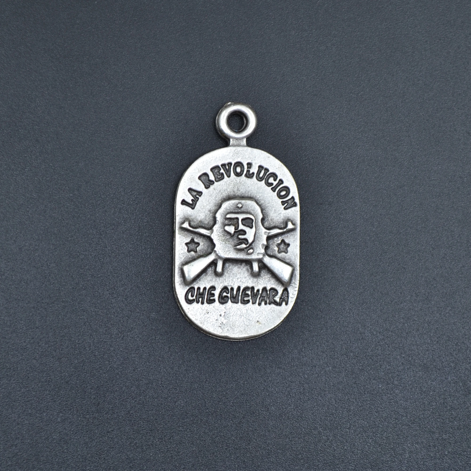 Devrim - Che Guevara - La Revolucion Kolye - Gümüş ( Silver ) Renk - 60 cm Deri İp Kolye