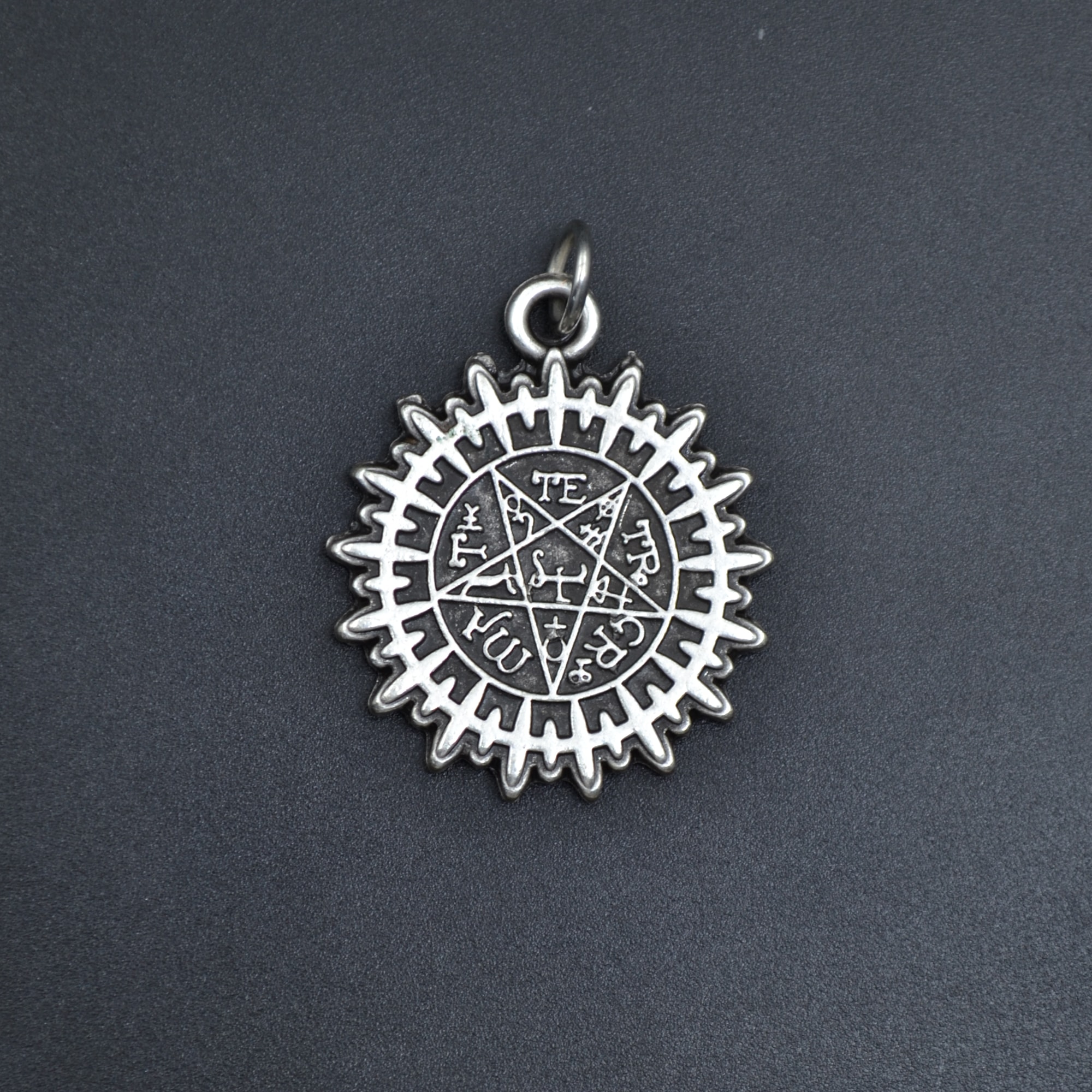 Anime Black Butler Kuroshitsuji Kolye - Gümüş ( Silver ) Renk - 60 cm Düz Ezme Zincir Kolye
