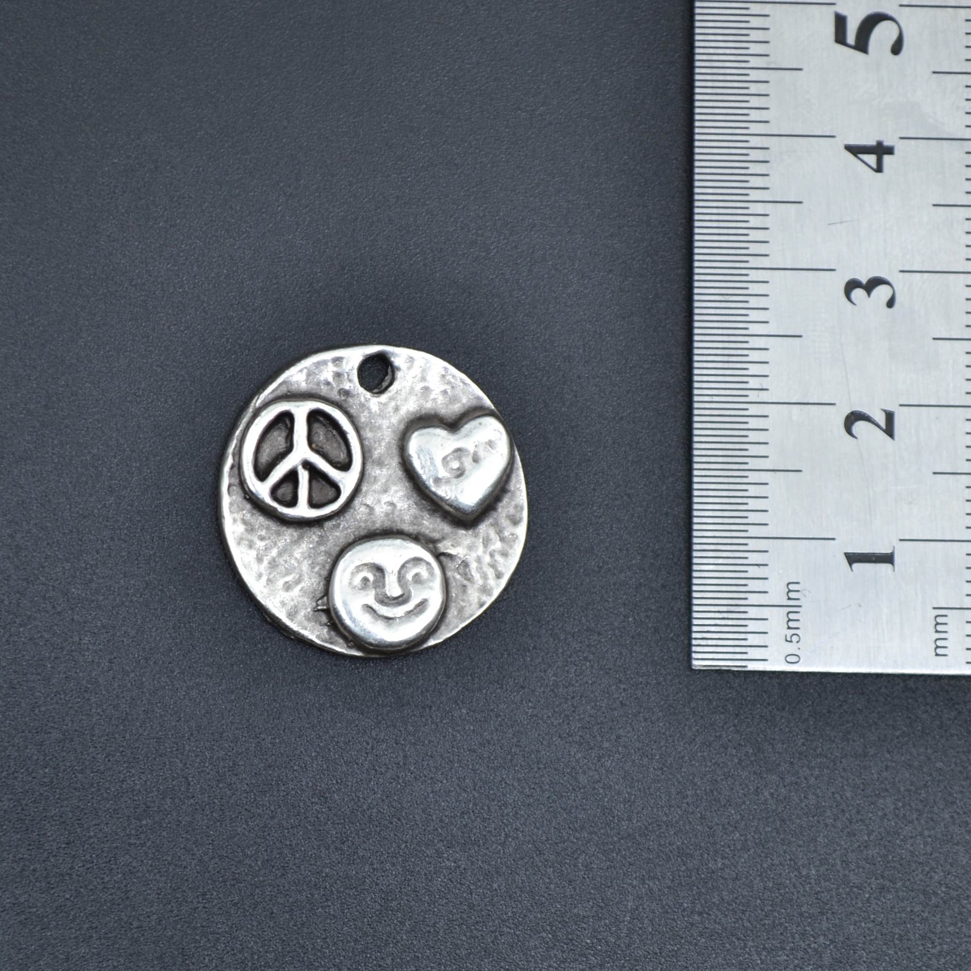 Peace Barış Sembolü - Kalp - Gülen Surat Kolye Ucu - Gümüş ( Silver ) Renk