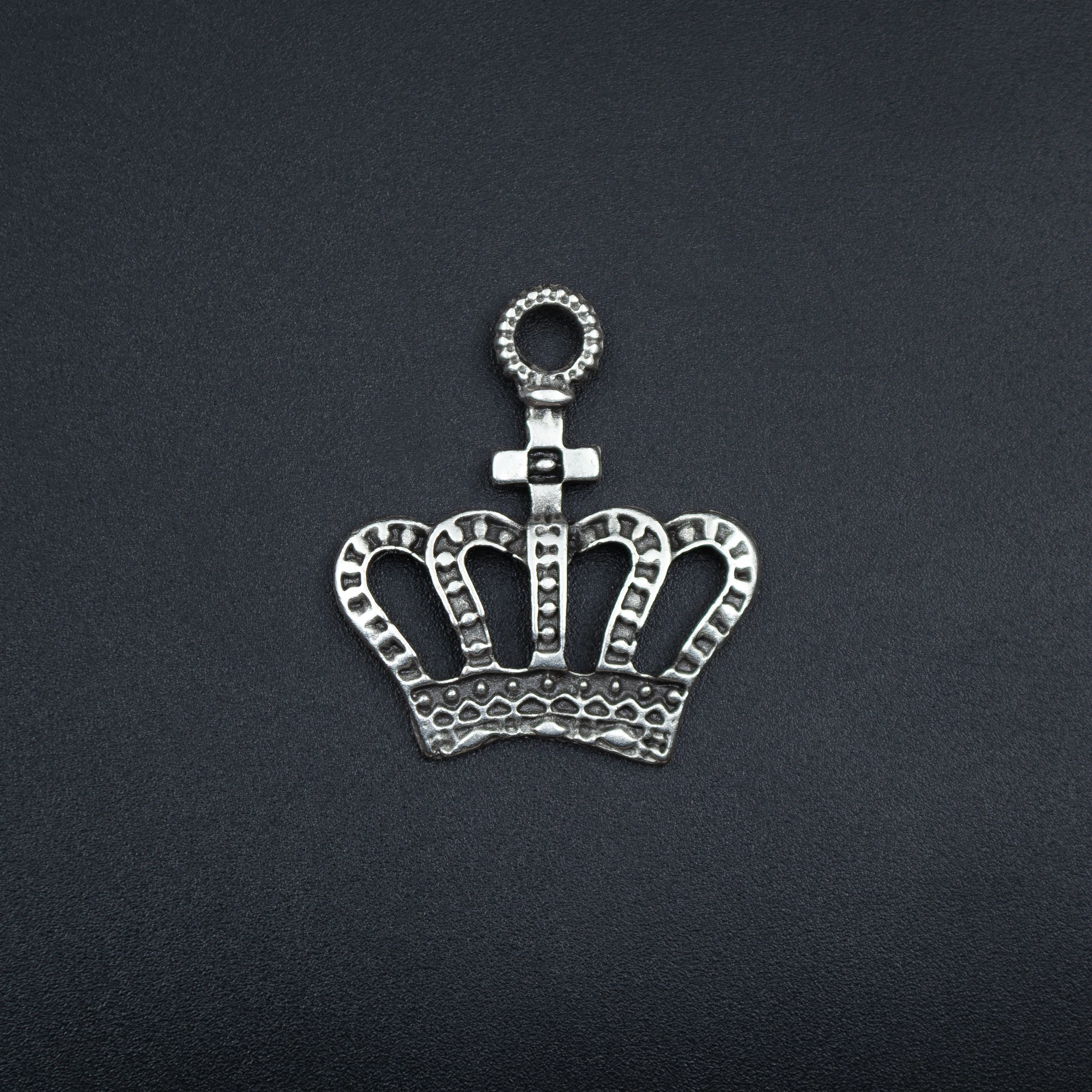 Taç Şeklinde Kolye Ucu - Gümüş ( Silver ) Renk