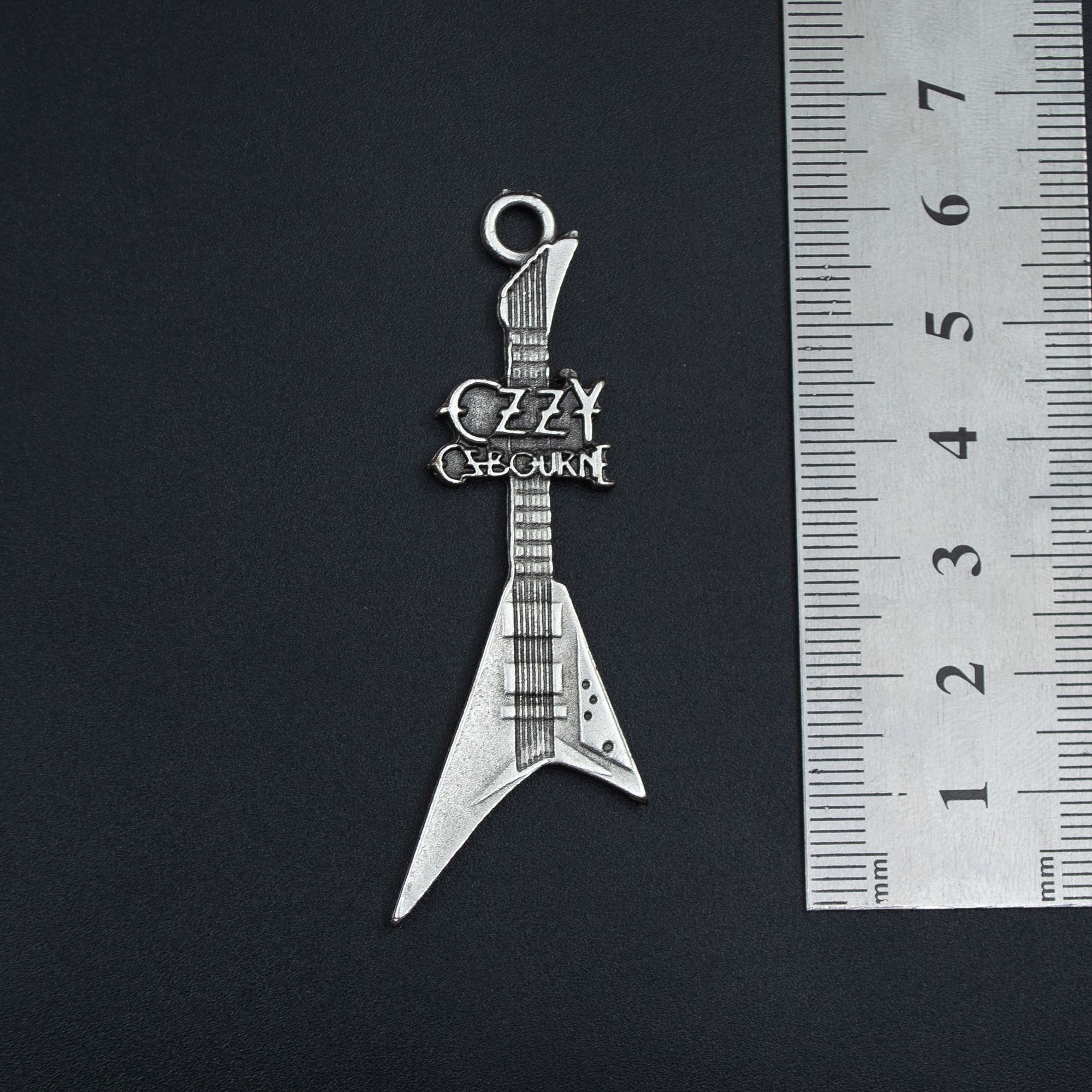 Ozzy Osbourne Elektro Gitar Kolye - Gümüş ( Silver ) Renk - 60 cm Deri İp Kolye