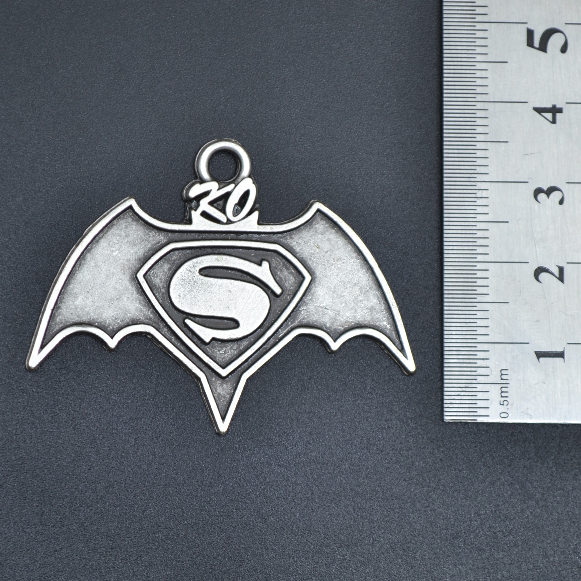 Batman Süperman Kolye - Gümüş ( Silver ) Renk - 60 cm Deri İp Kolye