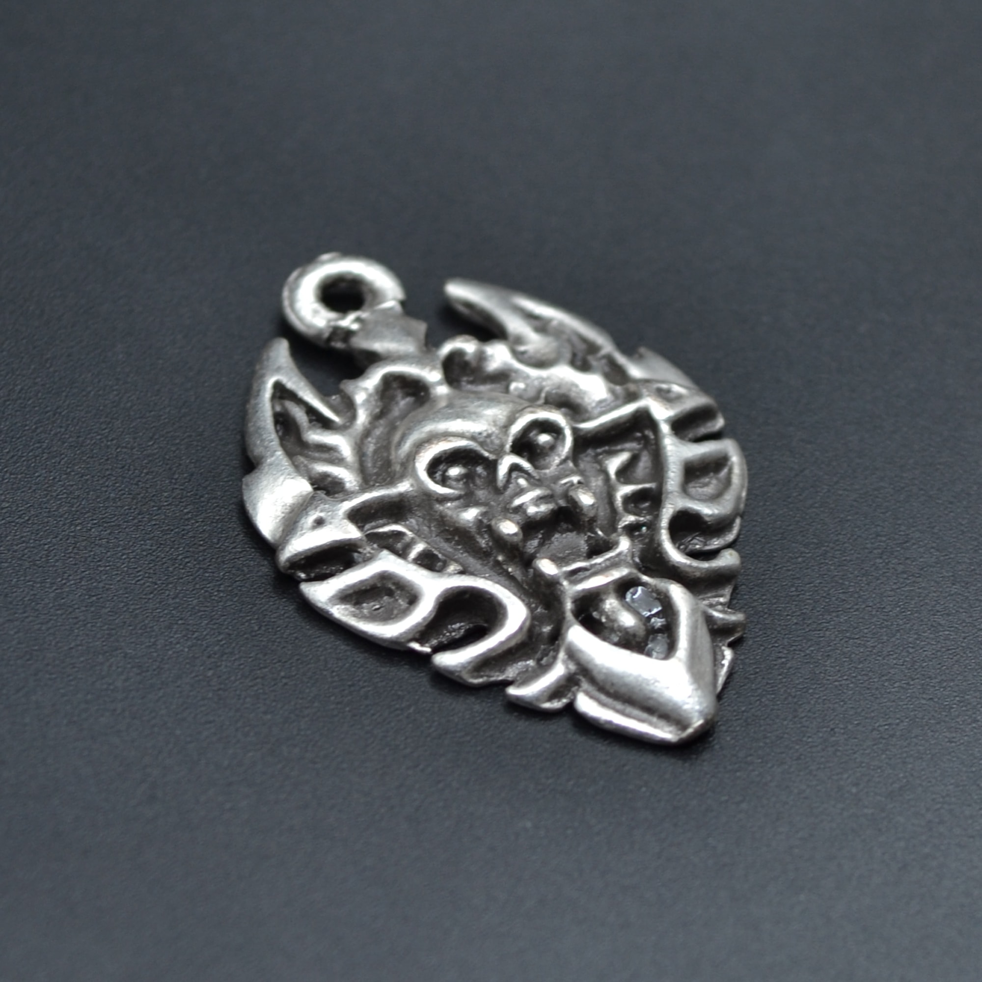 Diablo Kalkan Kolye Ucu - Gümüş ( Silver ) Renk