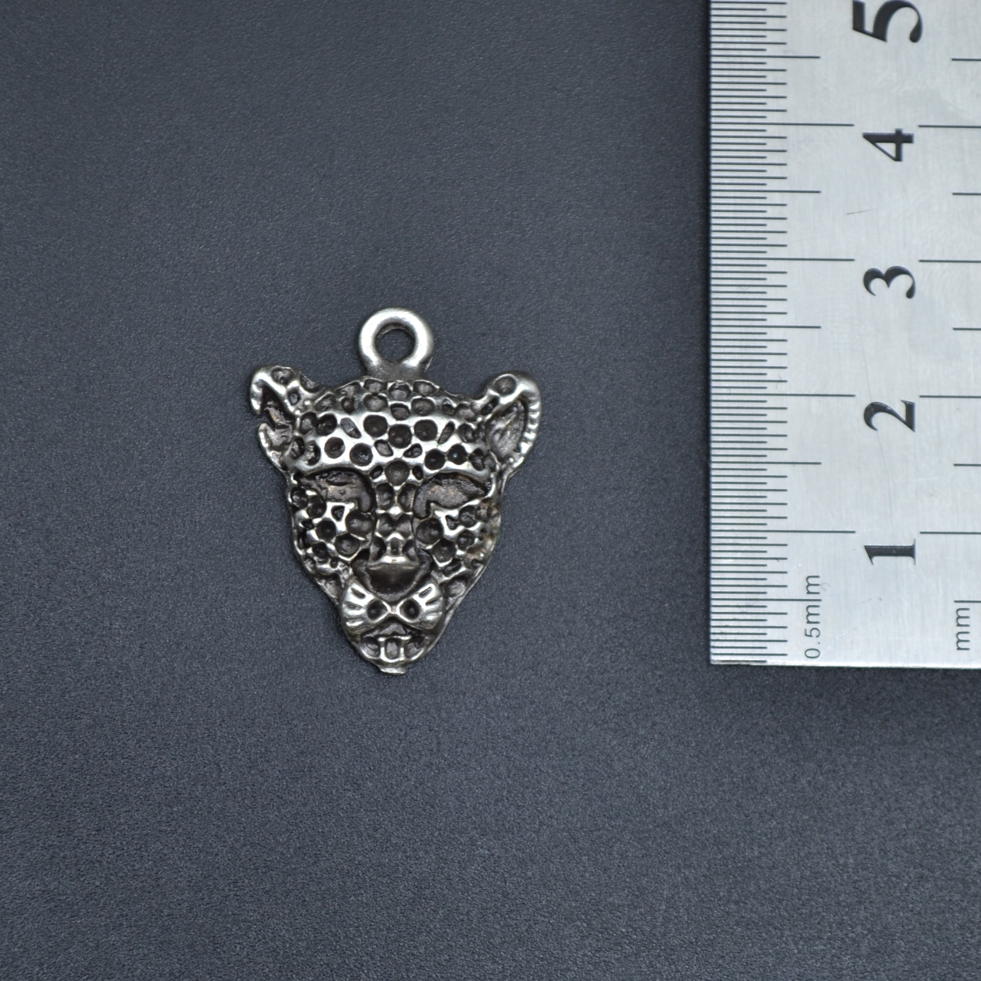 Leopar Kolye - Gümüş ( Silver ) Renk - 60 cm Deri İp Kolye