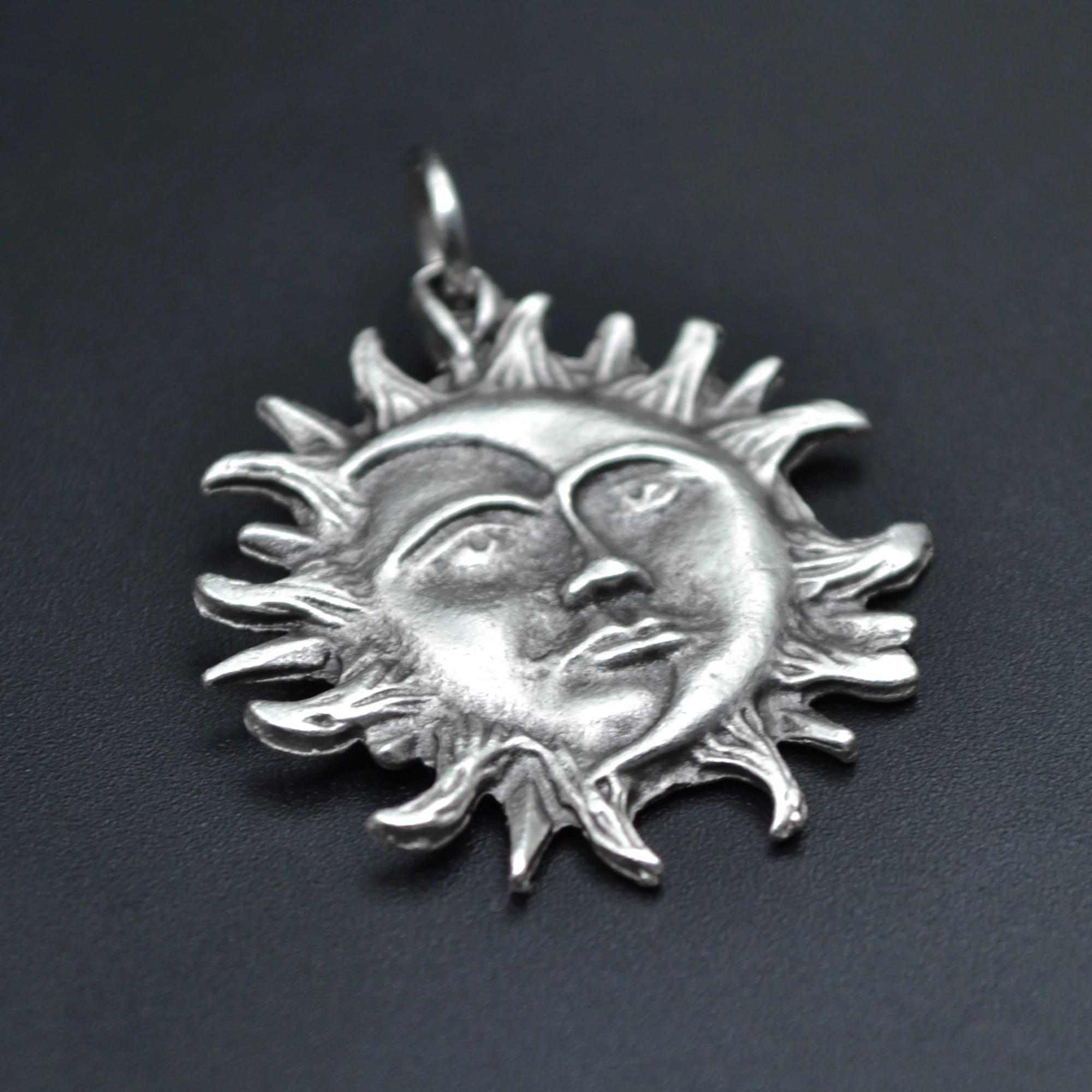 Güneş ve Ay Kolye - Gümüş ( Silver ) Renk - 60 cm Deri İp Kolye