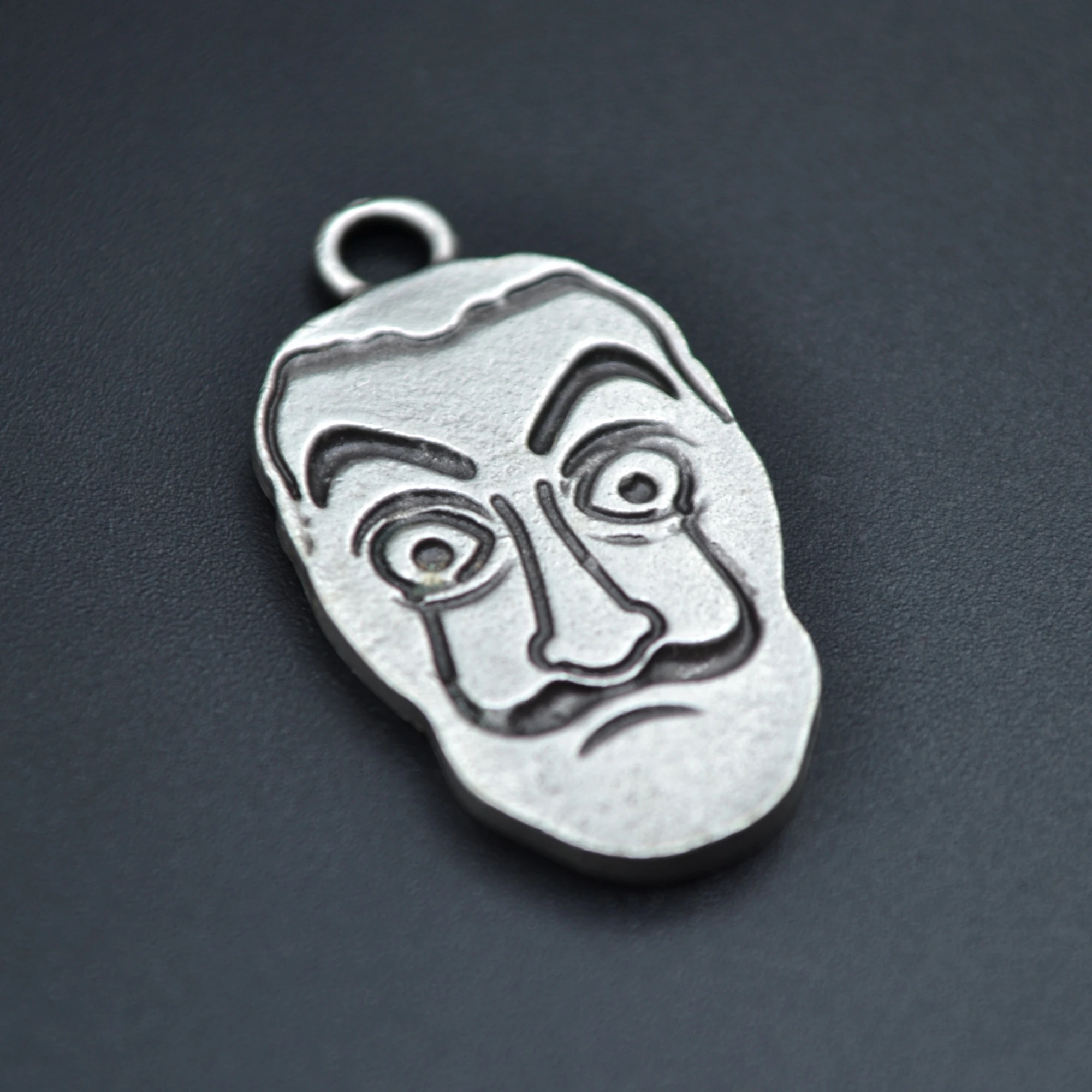 La Casa De Papel - Salvador Dali Kolye - Gümüş ( Silver ) Renk - 60 cm Düz Ezme Zincir Kolye