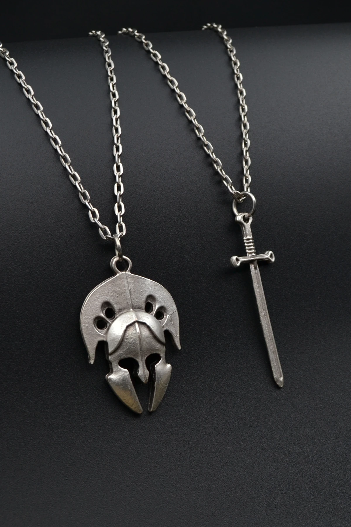 2'li Savaşçı Kılıç - Gladyatör Miğfer Erkek Kadın Kolye Seti