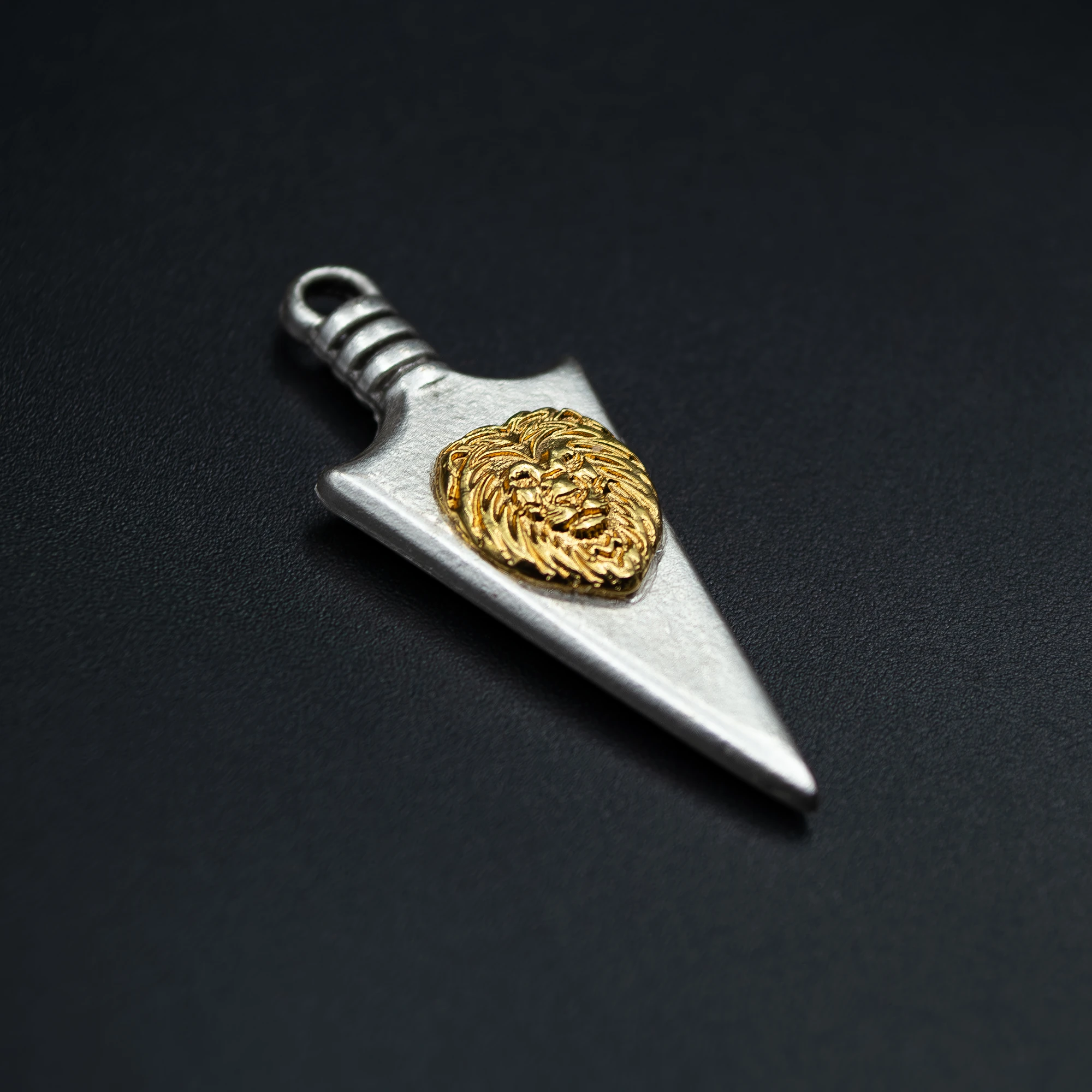 Ok Ucu Aslan Detaylı Kolye - Gümüş ( Silver ) Renk - 60 cm Düz Ezme Zincir Kolye