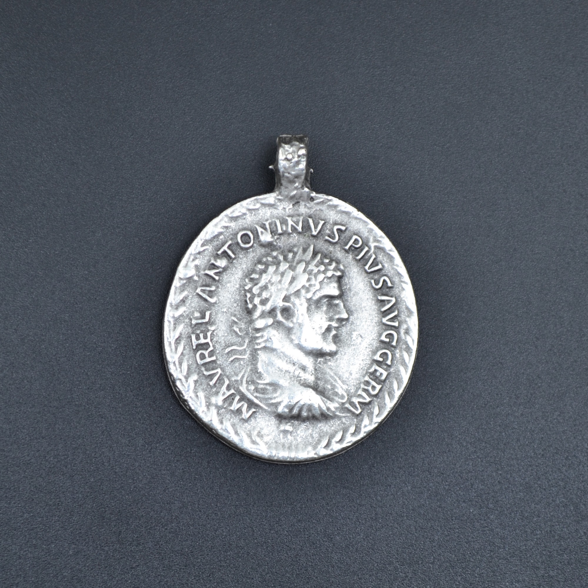 Roma Parası Sikke Kolye - Gümüş ( Silver ) Renk - 60 cm Deri İp Kolye