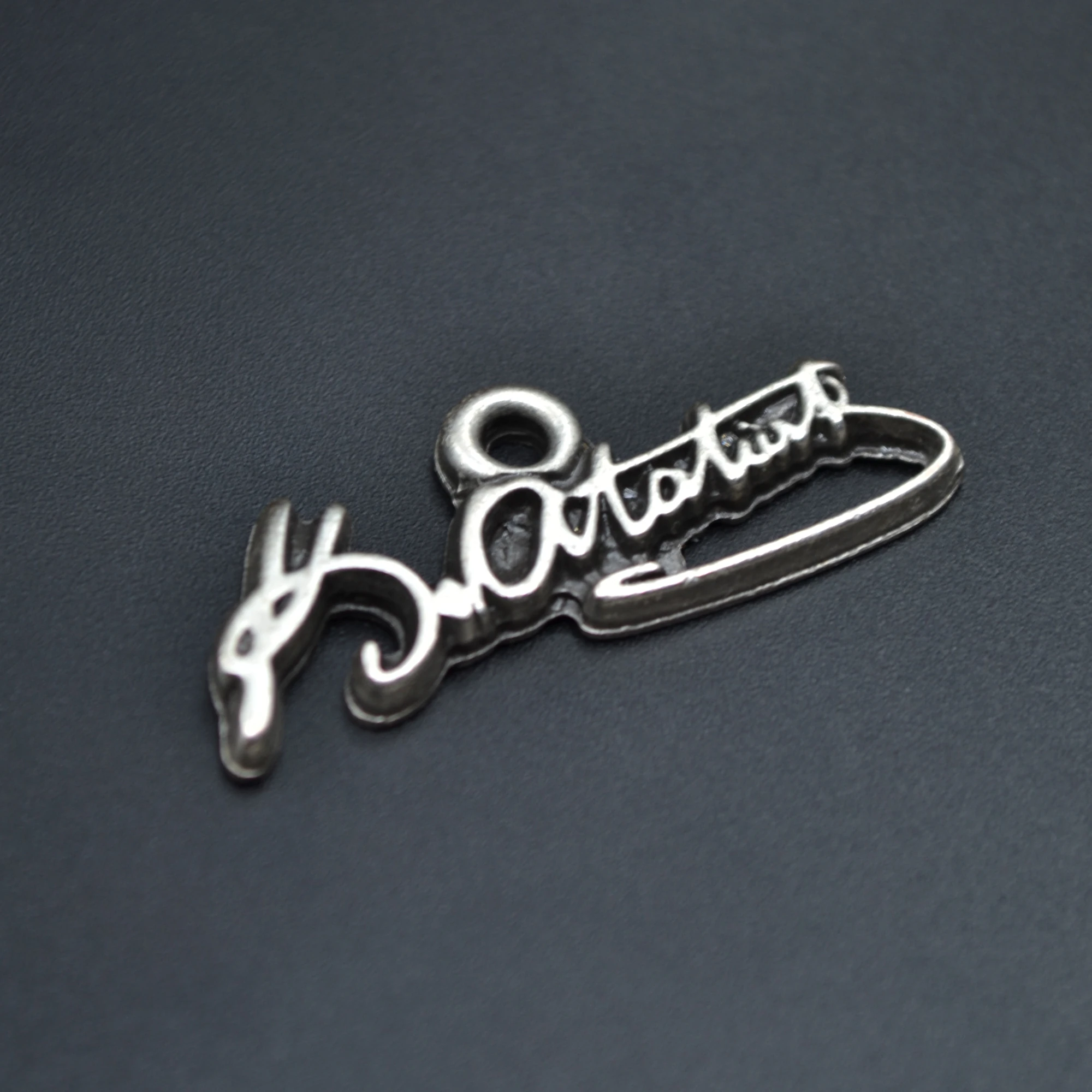 Mustafa Kemal Atatürk İmza Şeklinde Kolye - Gümüş ( Silver ) Renk - 60 cm Düz Ezme Zincir Kolye