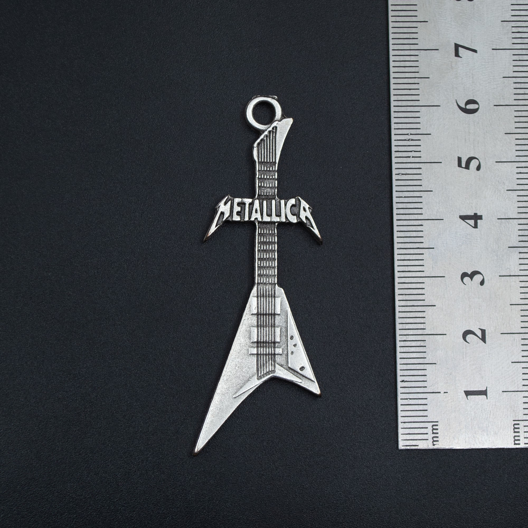Metallica Elektro Gitar Kolye - Gümüş ( Silver ) Renk - 60 cm Deri İp Kolye