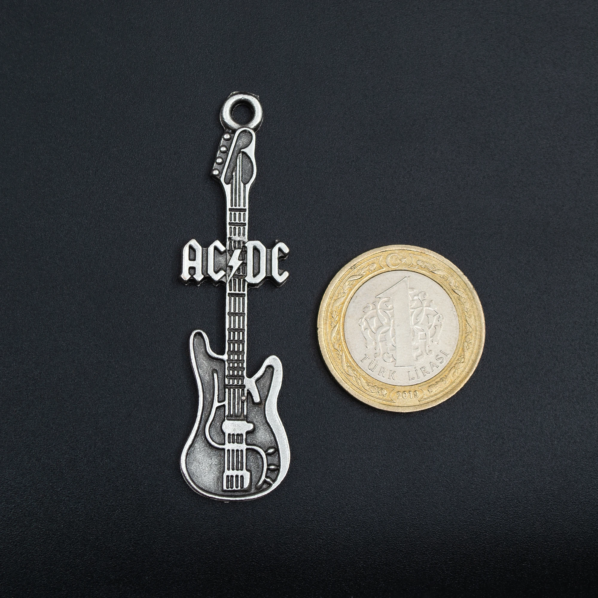 AC/DC Elektro Gitar Kolye - Gümüş ( Silver ) Renk - 60 cm Deri İp Kolye