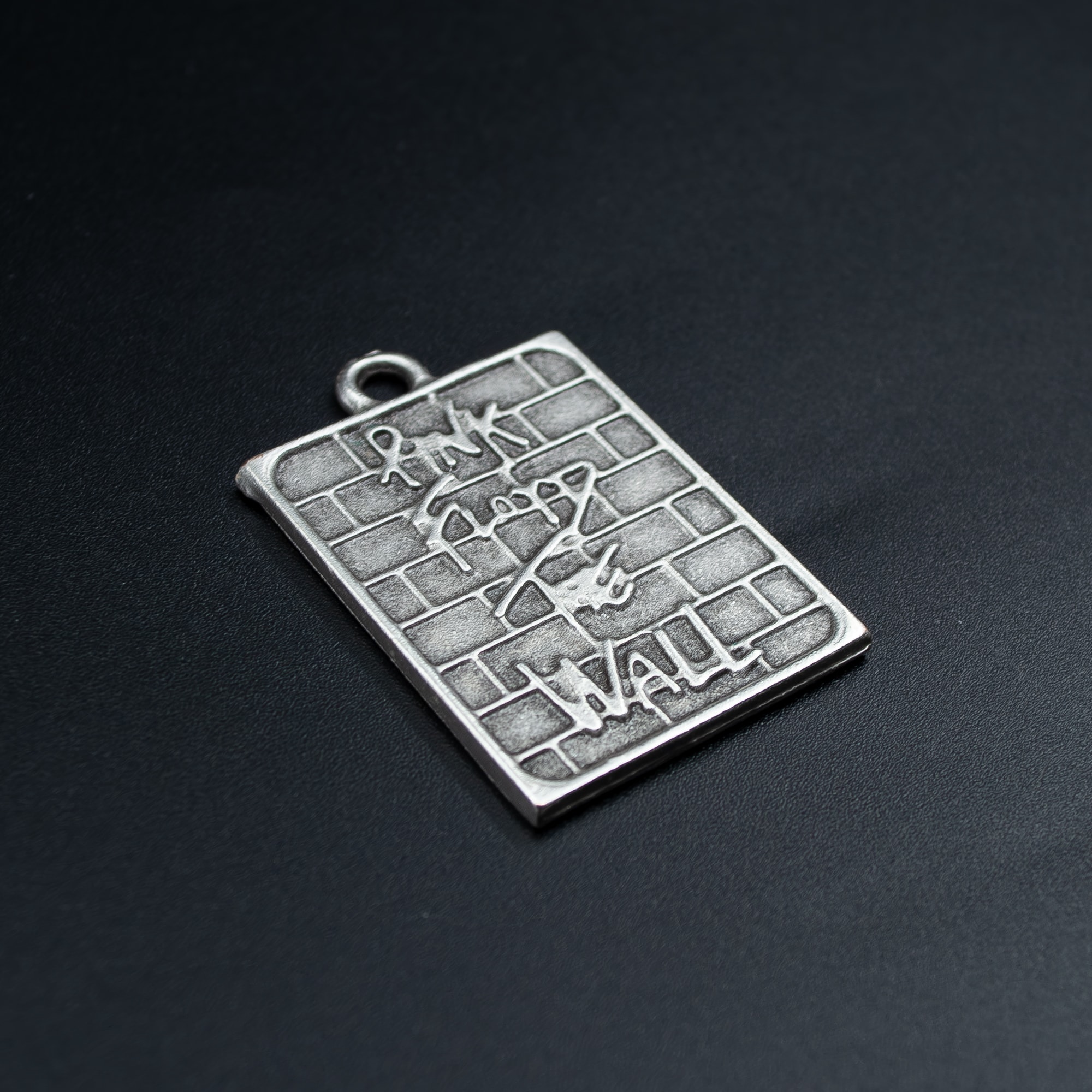 Pink Floyd The Wall Kolye - Gümüş ( Silver ) Renk - 60 cm Örme Zincir Kolye