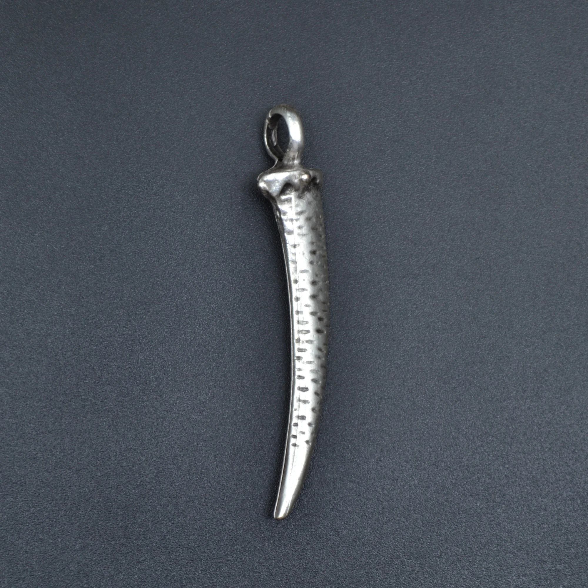 Fil Dişi Şeklinde Kolye Ucu - Gümüş ( Silver ) Renk