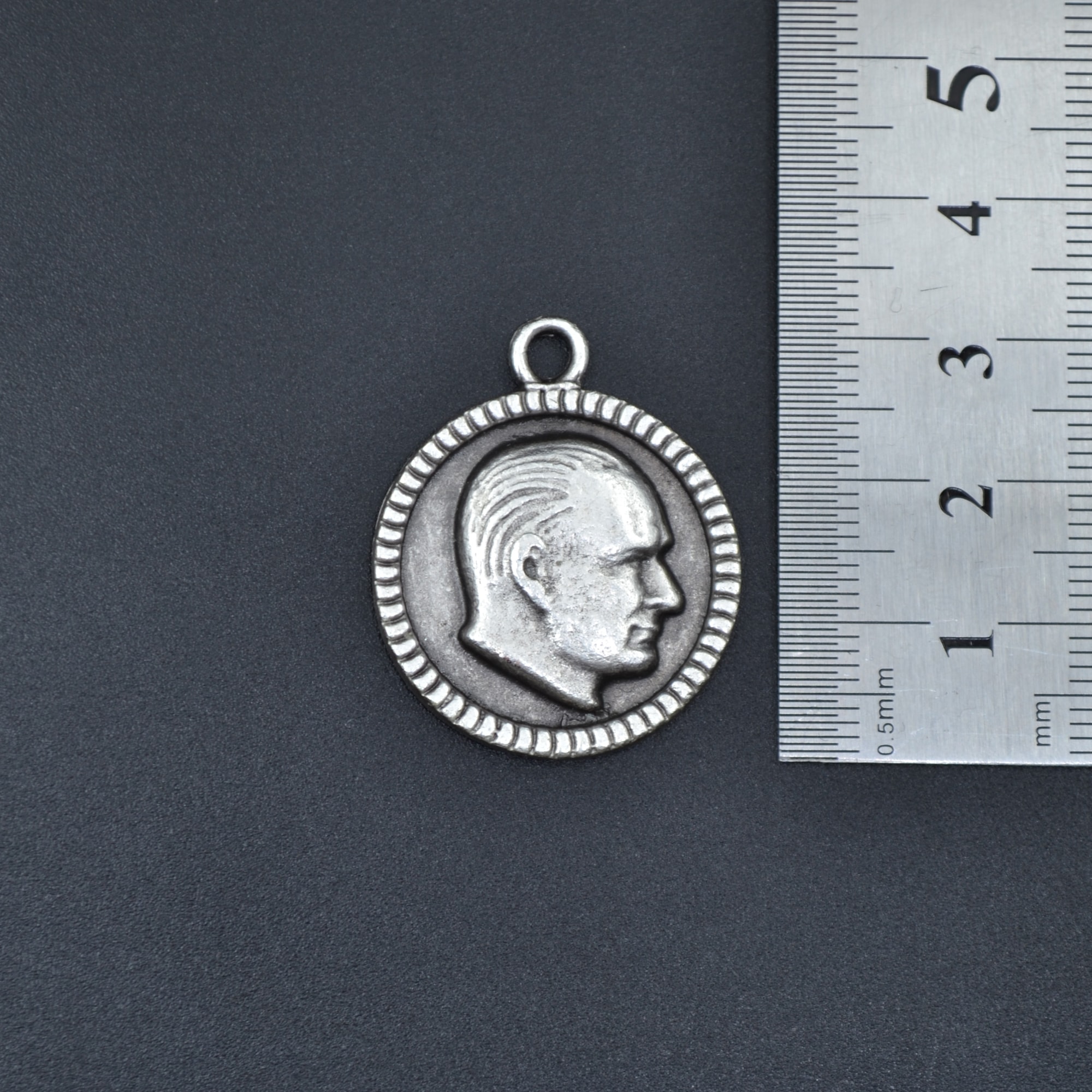 Atatürk Madalyon Kolye - Gümüş ( Silver ) Renk - 60 cm Deri İp Kolye
