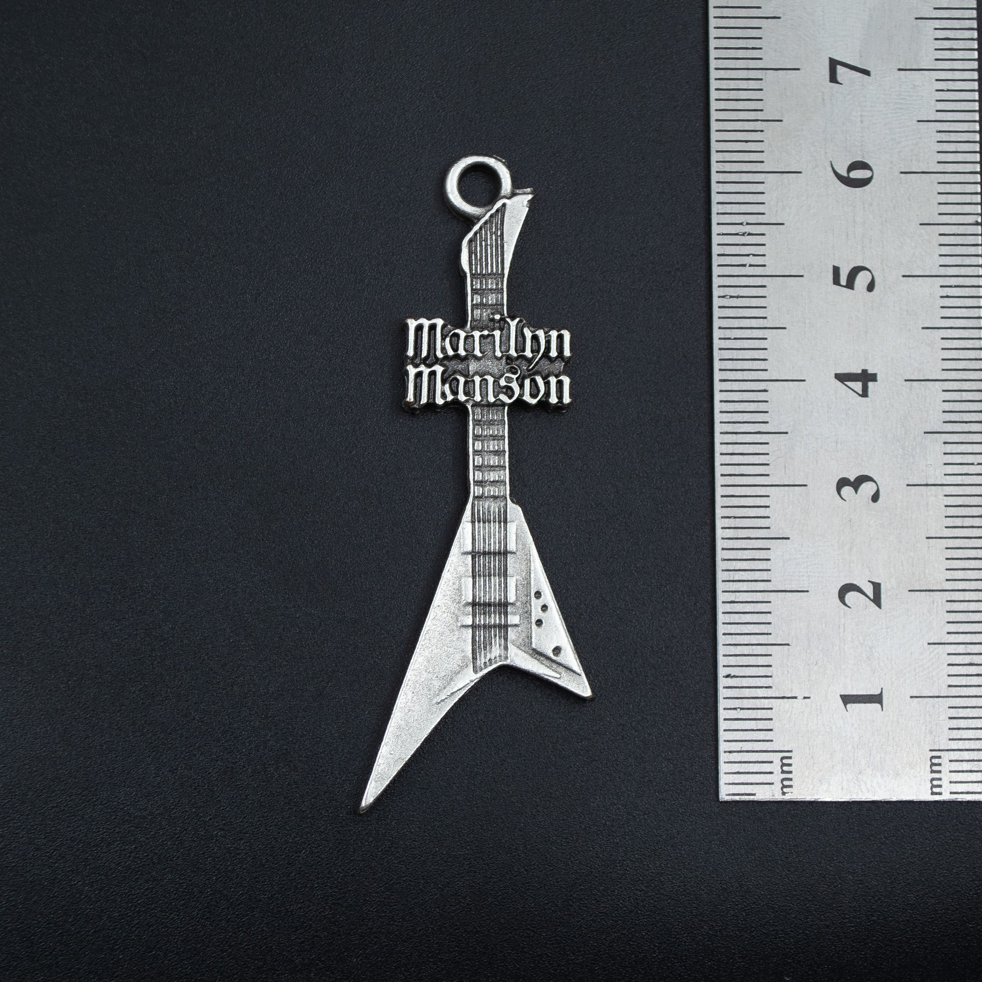 Marilyn Manson Elektro Gitar Kolye - Gümüş ( Silver ) Renk - 60 cm Örme Zincir Kolye