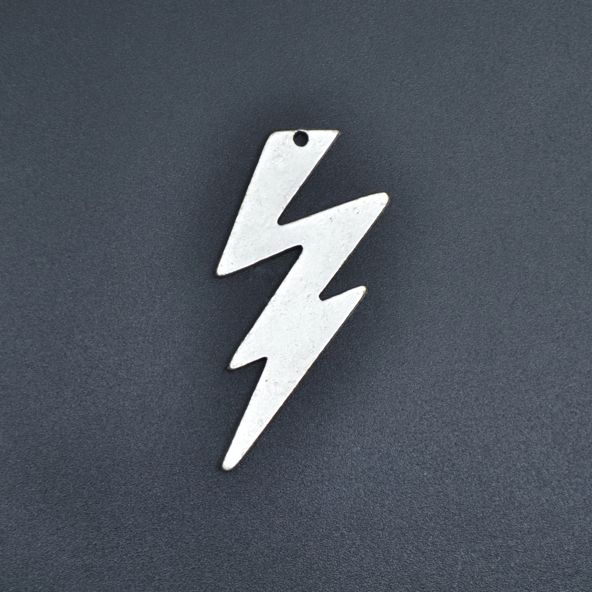 Şimşek Flash Kolye - Gümüş ( Silver ) Renk - 60 cm Deri İp Kolye