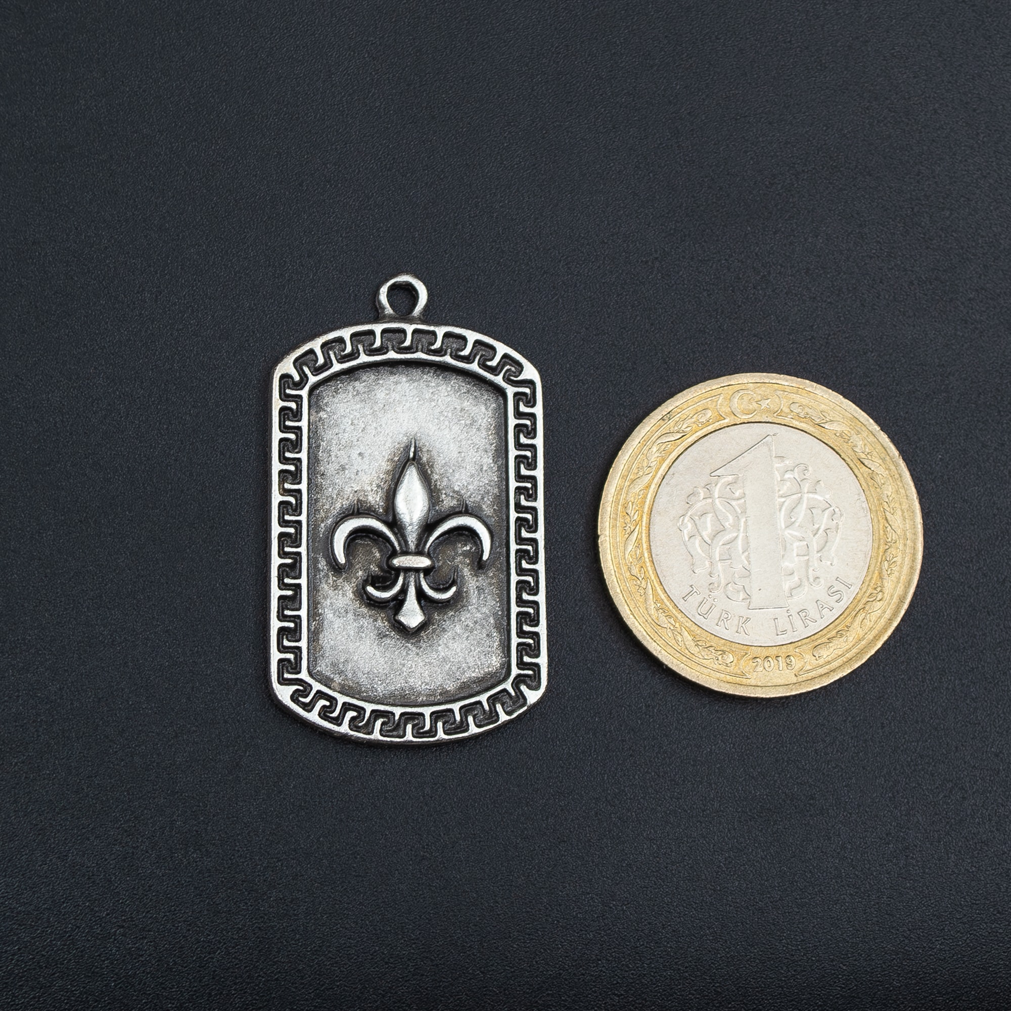Fleur-de-lis Zambak Künye Kolye - Gümüş ( Silver ) Renk - 60 cm Deri İp Kolye