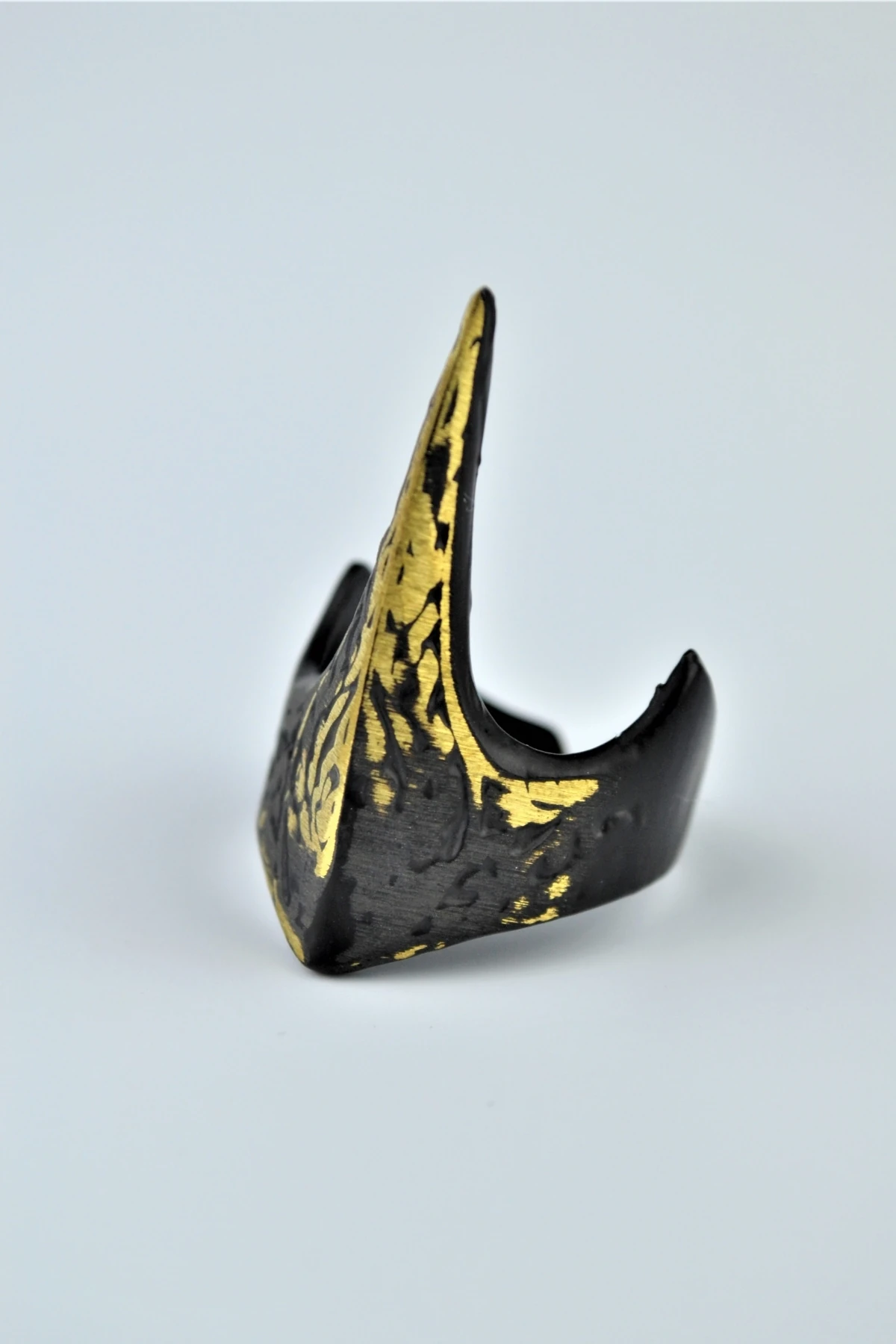 Zihgir Baş Parmak Okçu Mat Siyah Gold Detaylı Ayarlamalı Erkek Yüzük