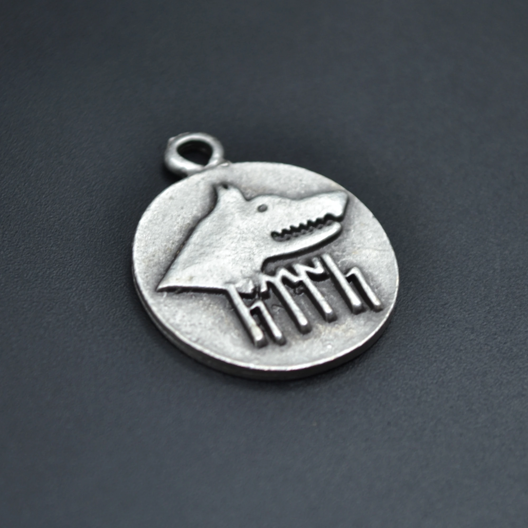 Göktürkçe Türk - Kurt Madalyon Kolye - Gümüş ( Silver ) Renk - 60 cm Düz Ezme Zincir Kolye