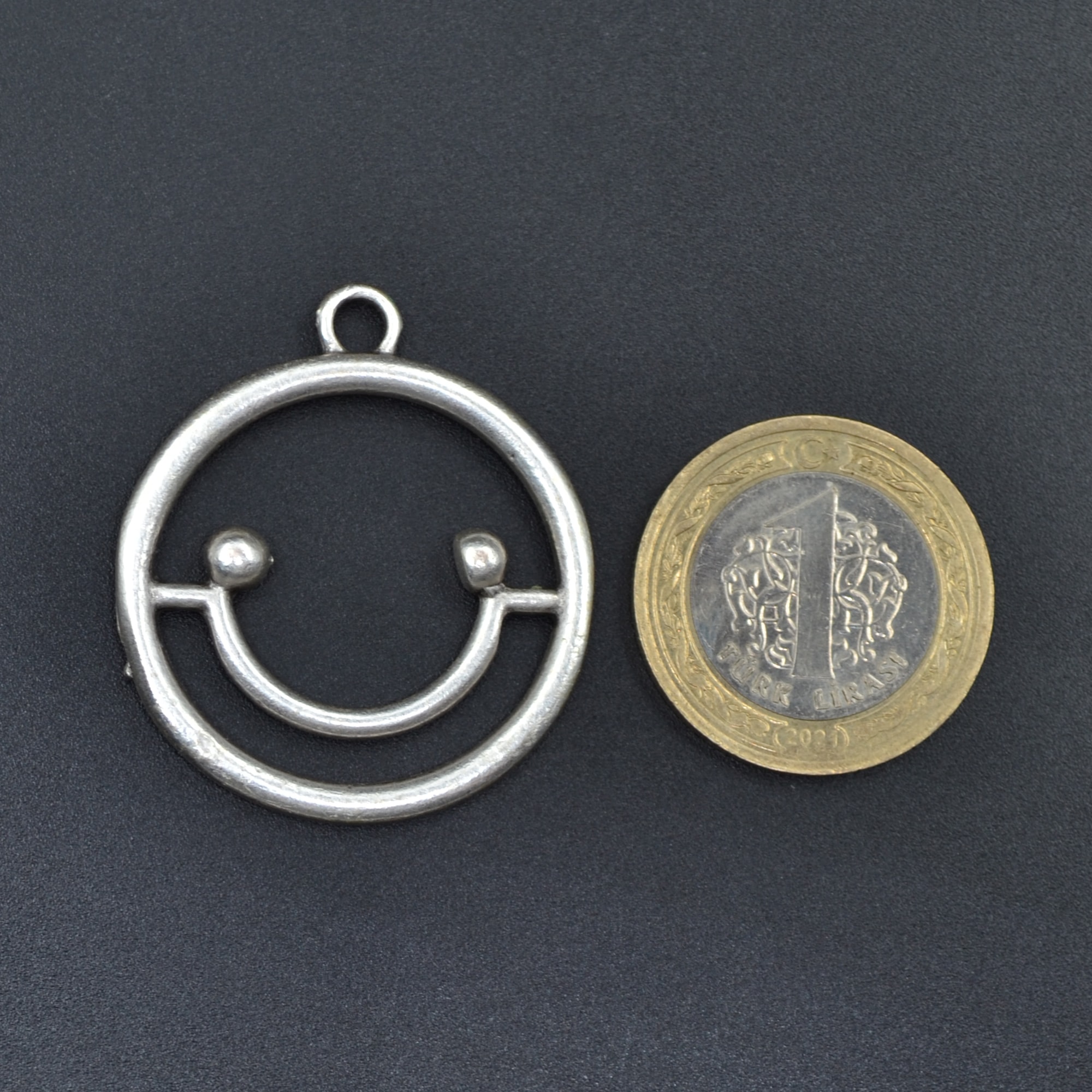 Büyük Gülsen Surat - Smile Kolye - Gümüş ( Silver ) Renk - 60 cm Deri İp Kolye