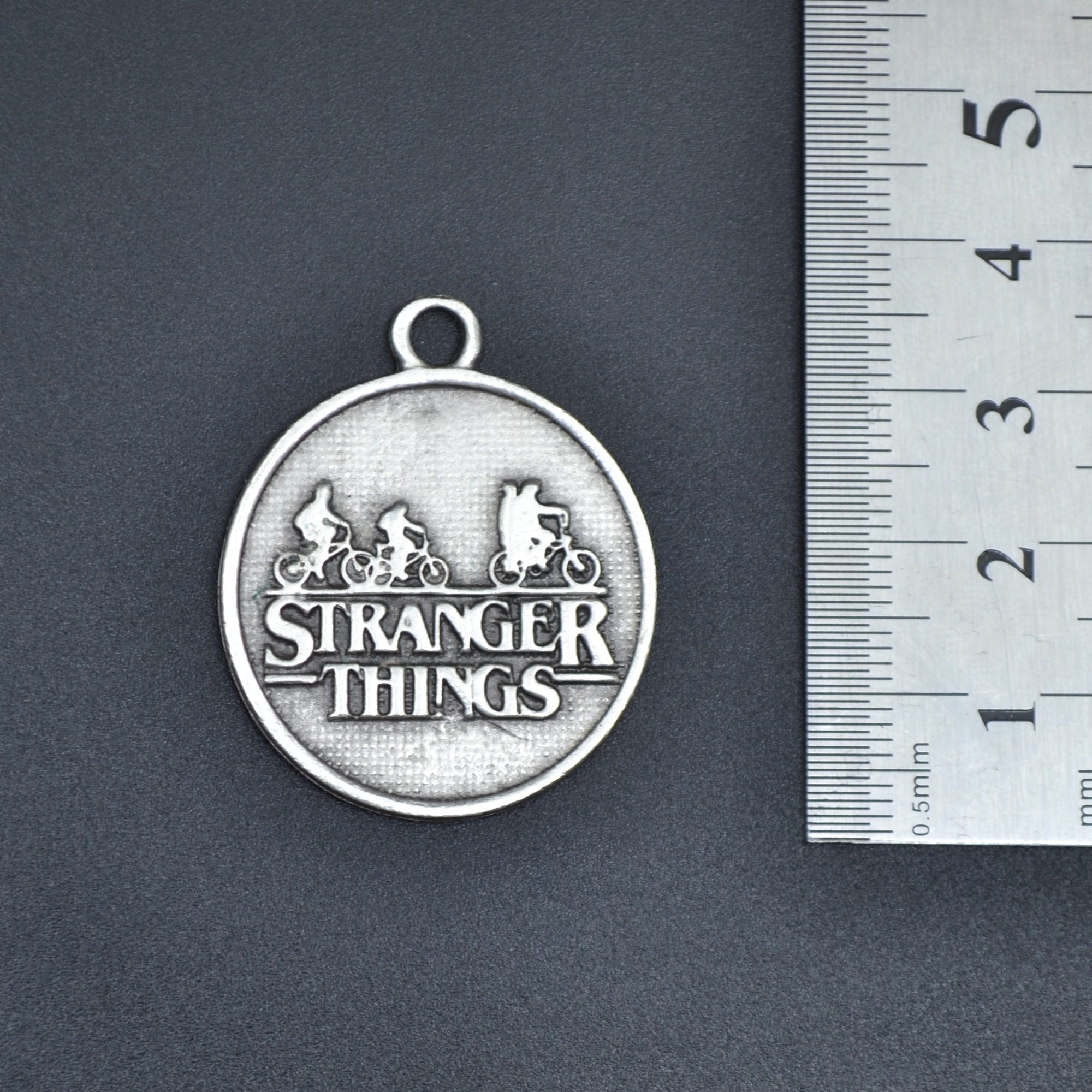 Stranger Things Kolye - Gümüş ( Silver ) Renk - 60 cm Düz Ezme Zincir Kolye