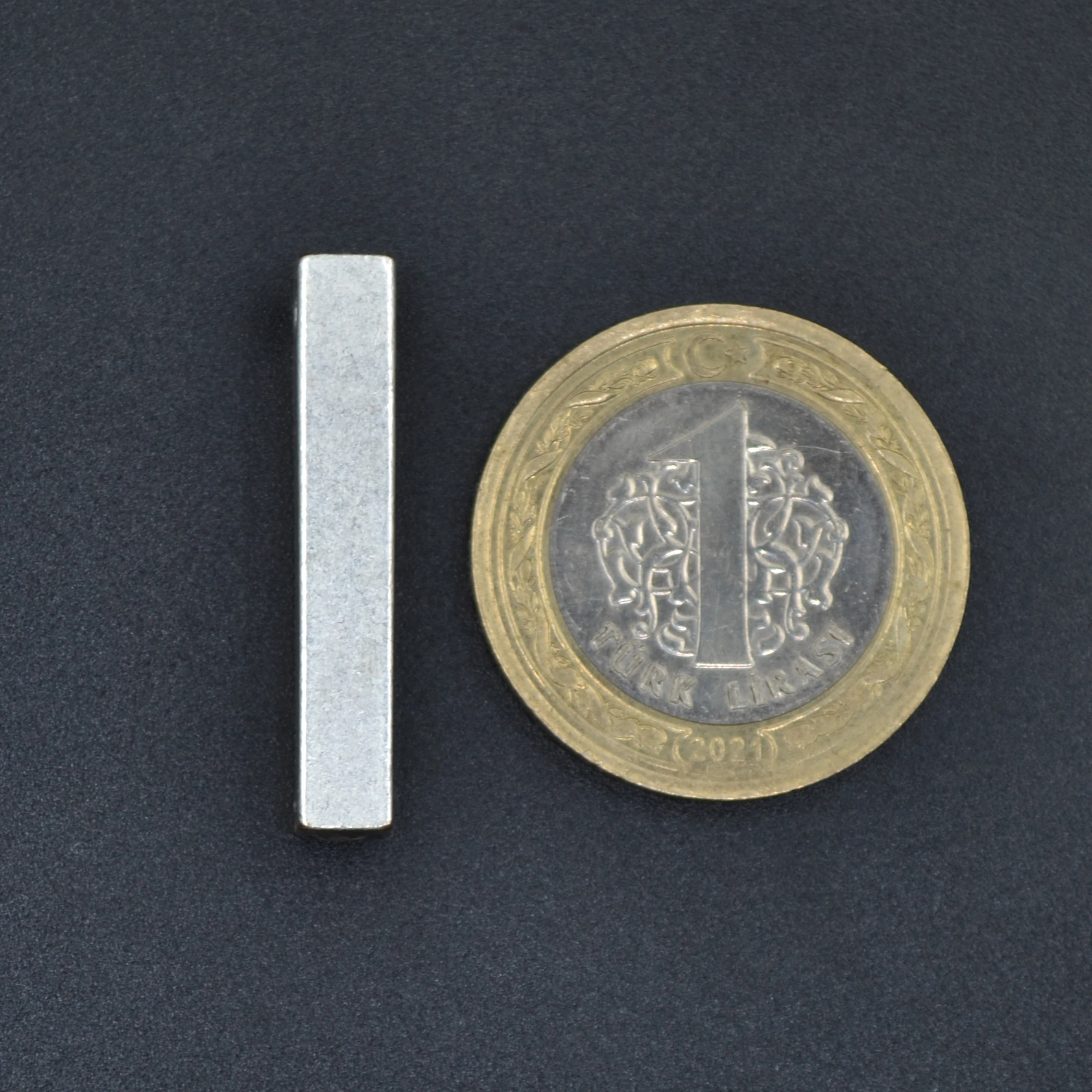 Kısa Çubuk - Prizma Kolye - Gümüş ( Silver ) Renk - 60 cm Düz Ezme Zincir Kolye