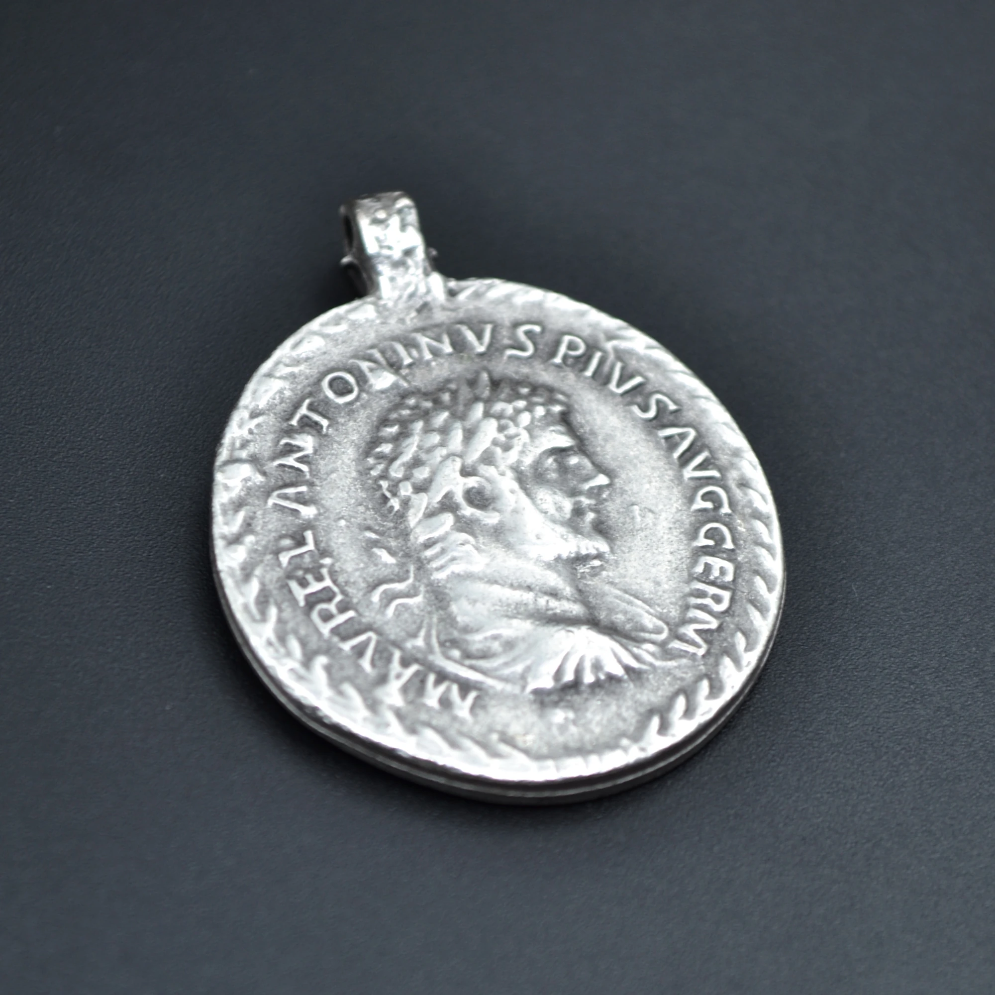 Roma Parası Sikke Kolye Ucu - Gümüş ( Silver ) Renk