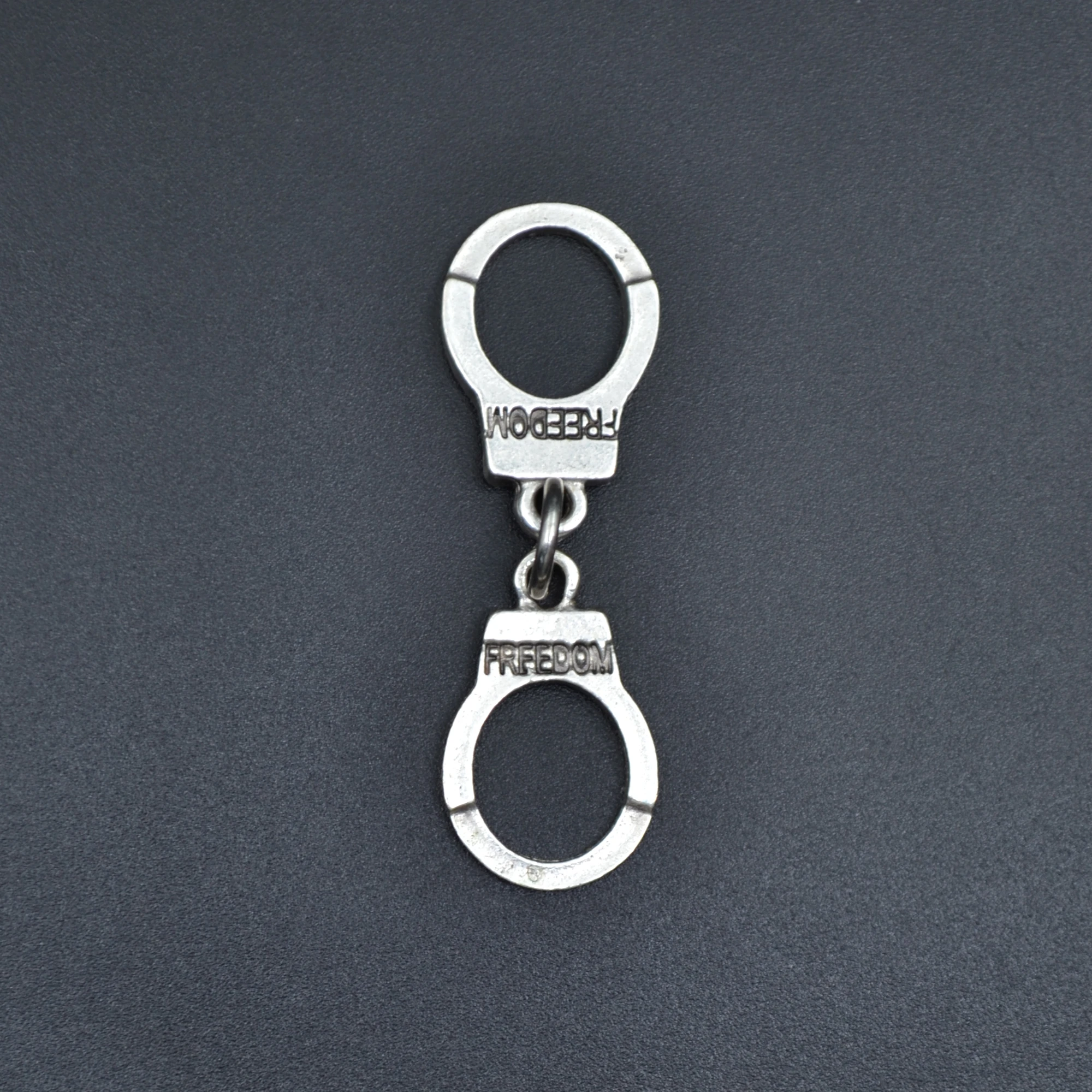 Freedom - Kelepçe Kolye Ucu - Gümüş ( Silver ) Renk