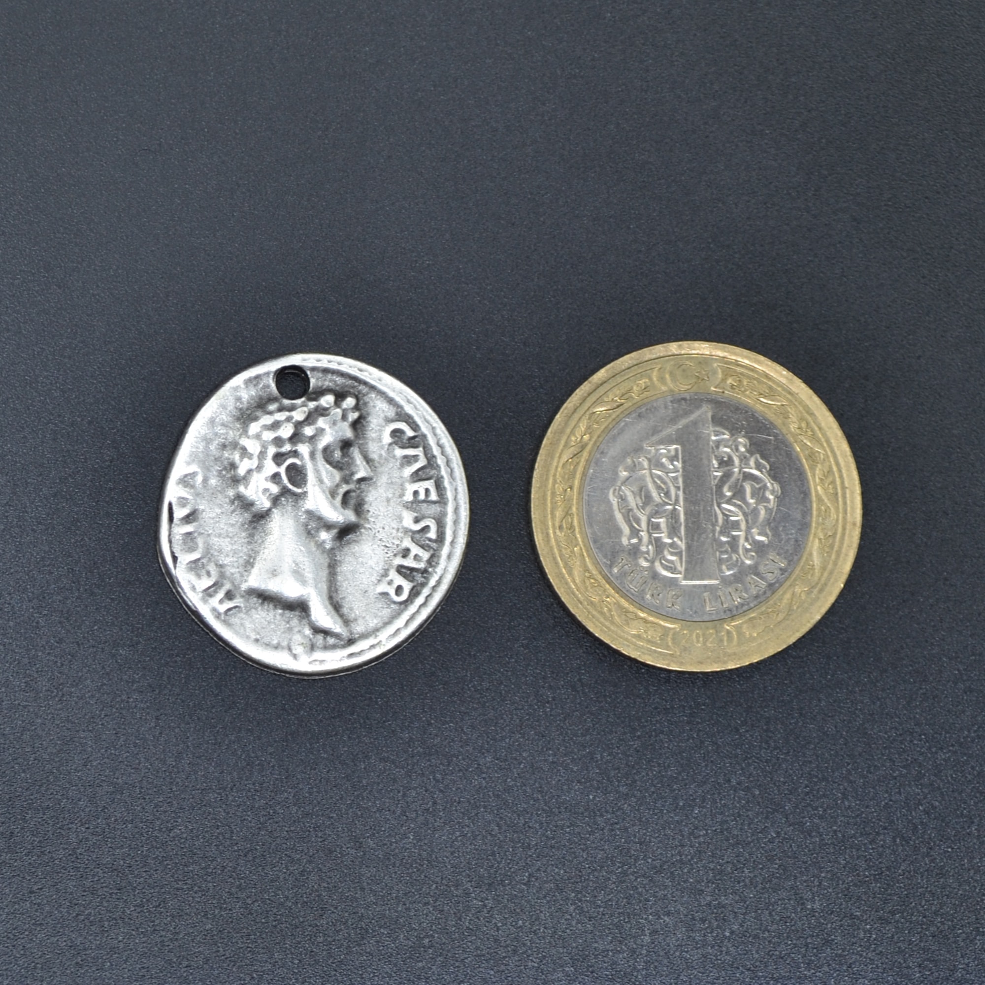 Caesar Roma Parası Sikke Kolye - Gümüş ( Silver ) Renk - 60 cm Deri İp Kolye