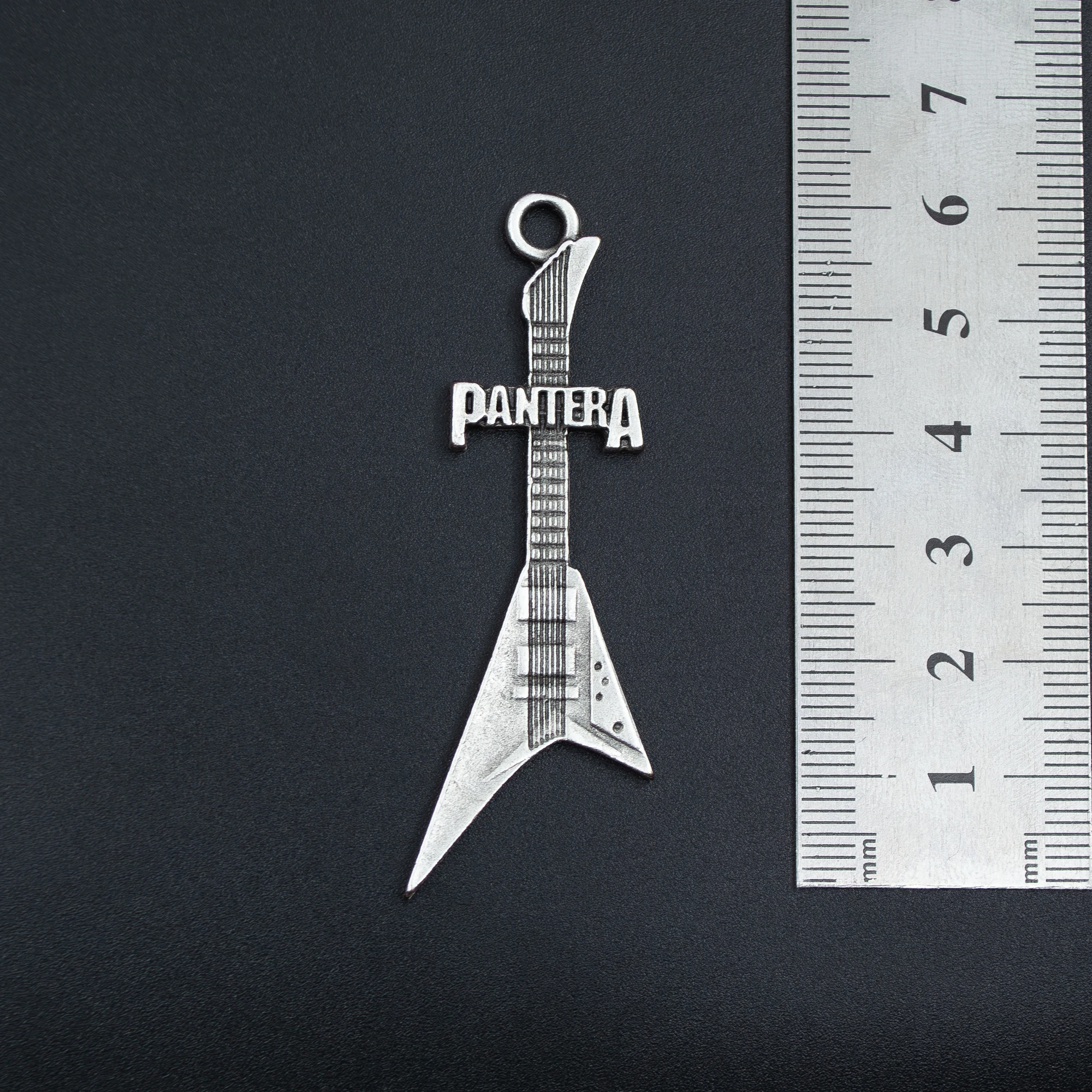 Pantera Elektro Gitar Kolye - Gümüş ( Silver ) Renk - 60 cm Deri İp Kolye