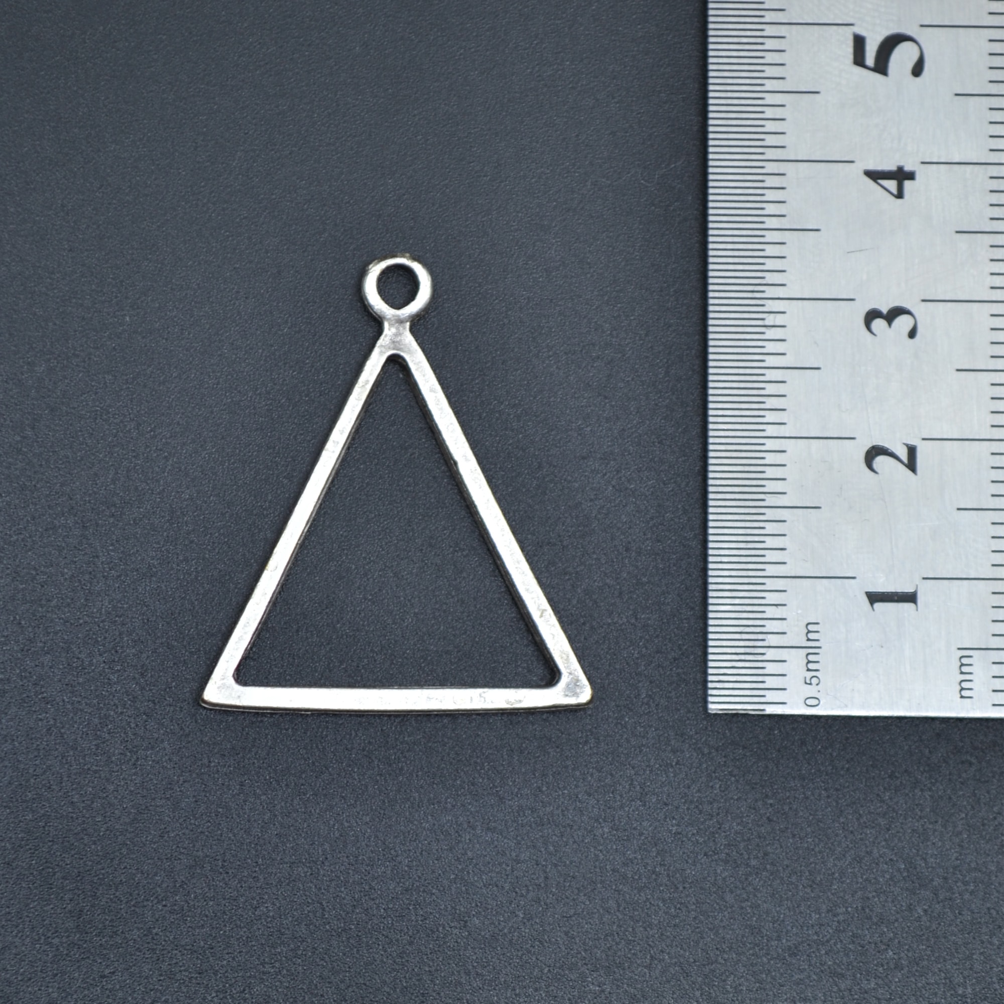 Üçgen Geometrik Kolye - Gümüş ( Silver ) Renk - 60 cm Deri İp Kolye