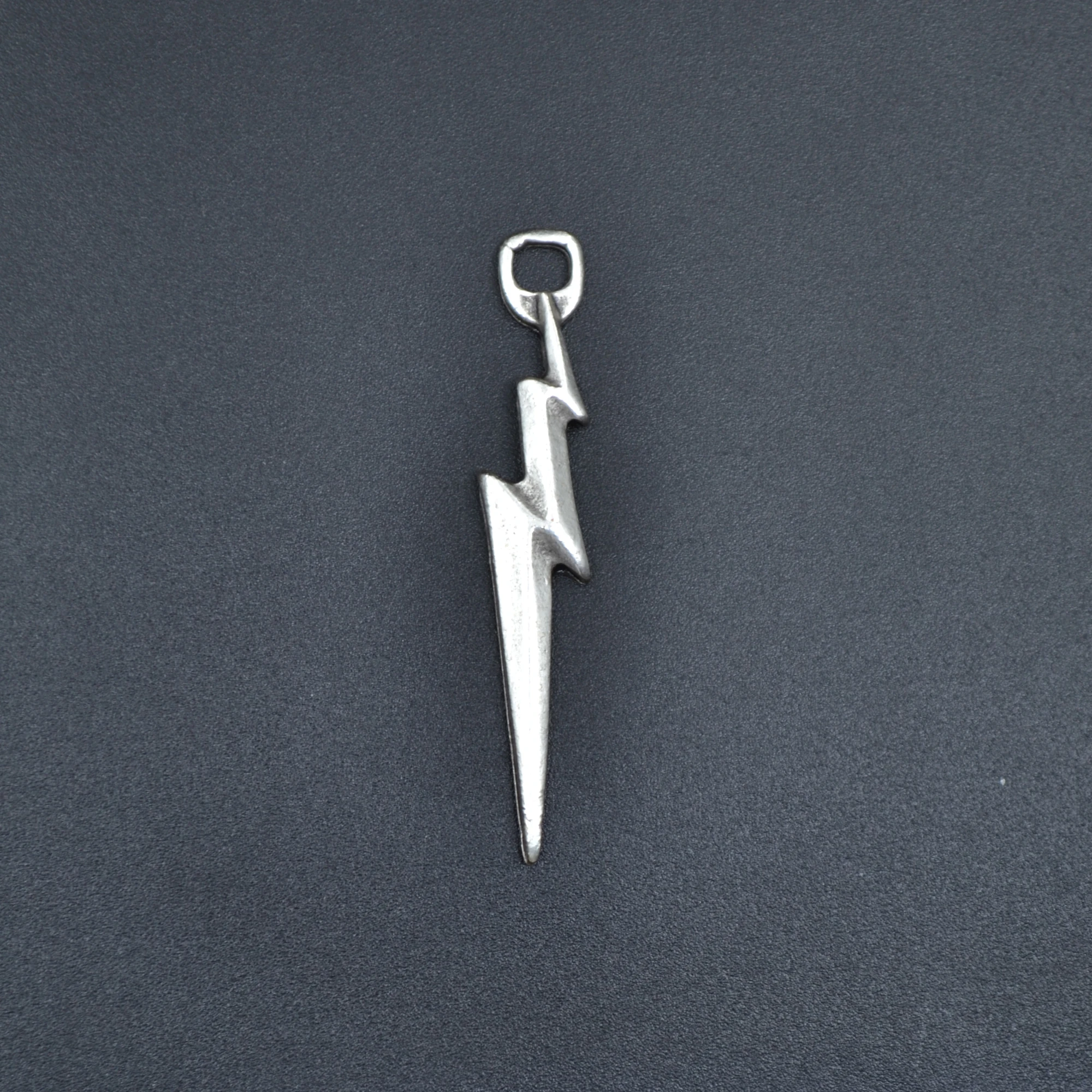 Şimşek Flash Kolye - Gümüş ( Silver ) Renk - 60 cm Düz Ezme Zincir Kolye