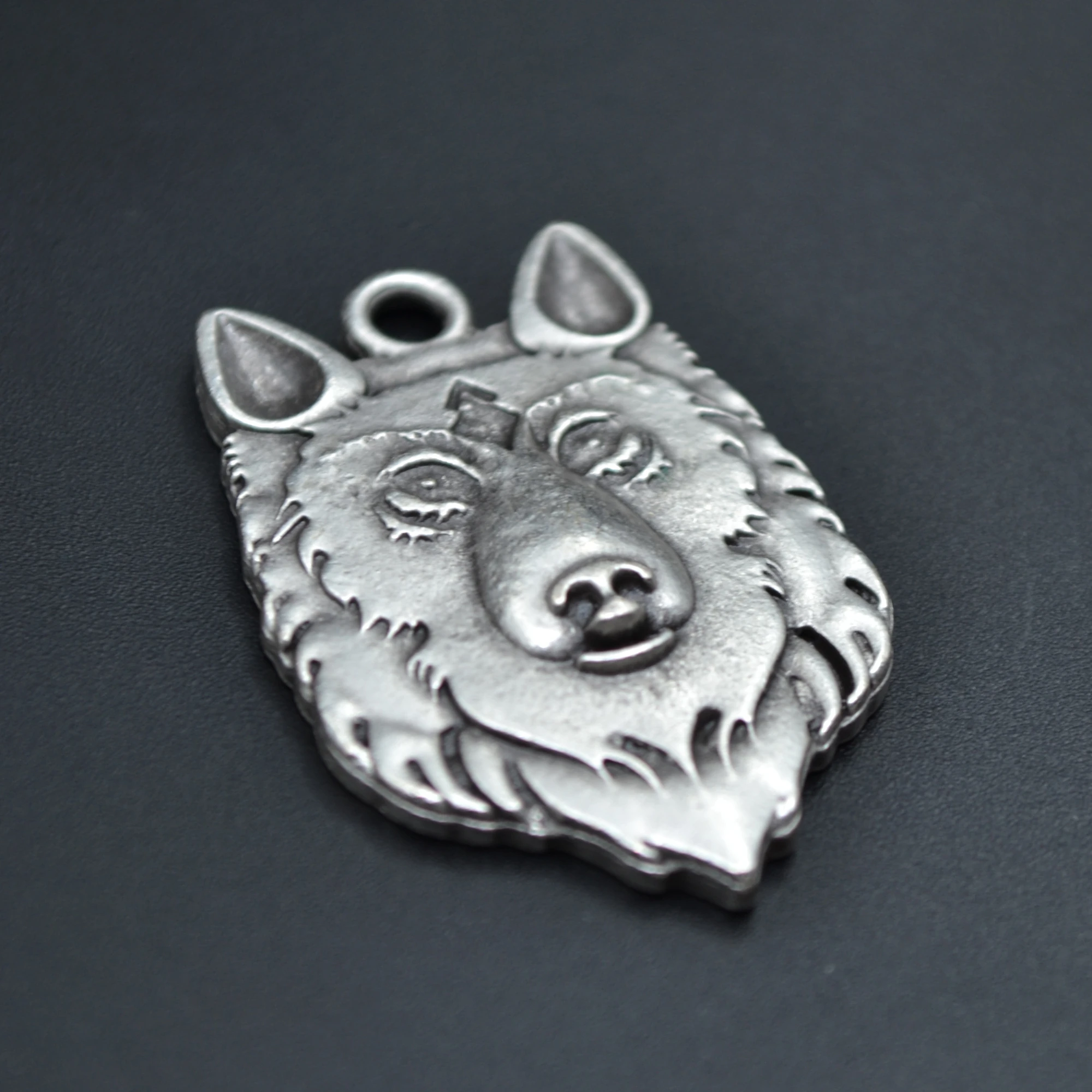 Kurt Kolye Ucu - Gümüş ( Silver ) Renk