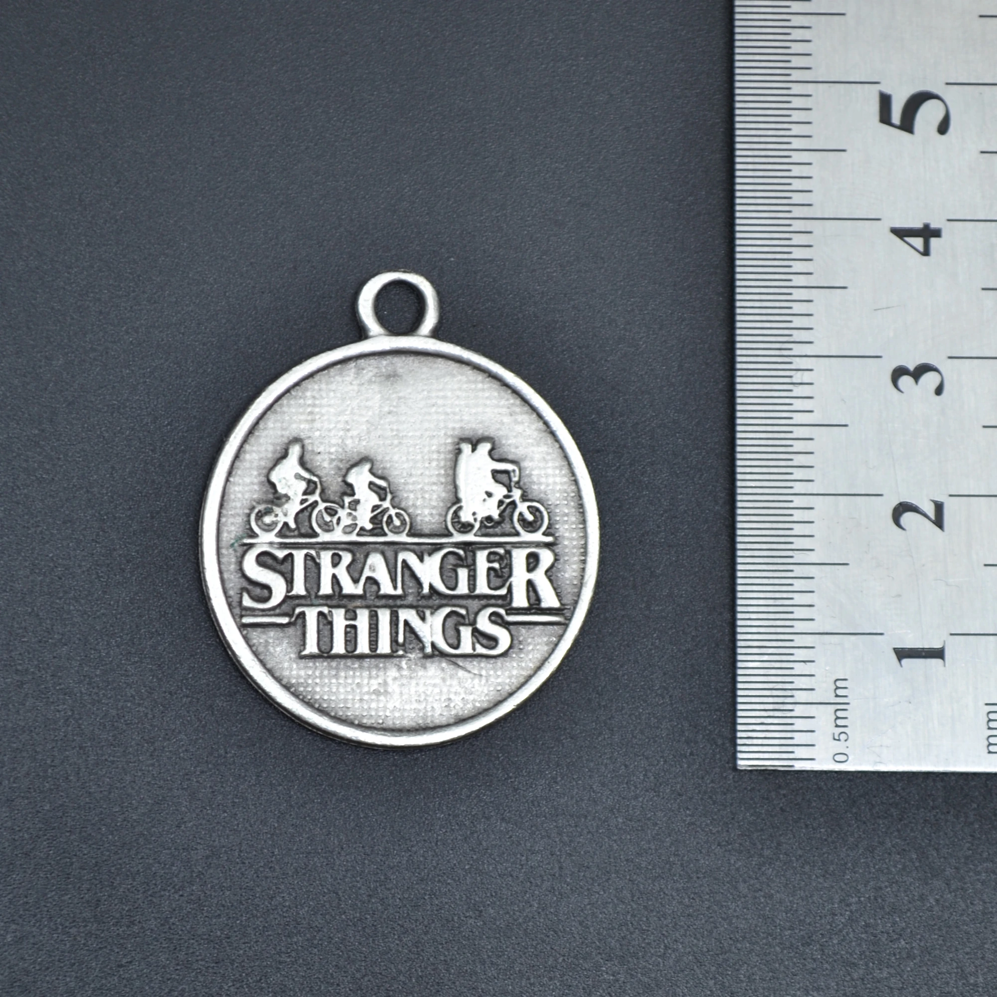 Stranger Things Kolye Ucu - Gümüş ( Silver ) Renk