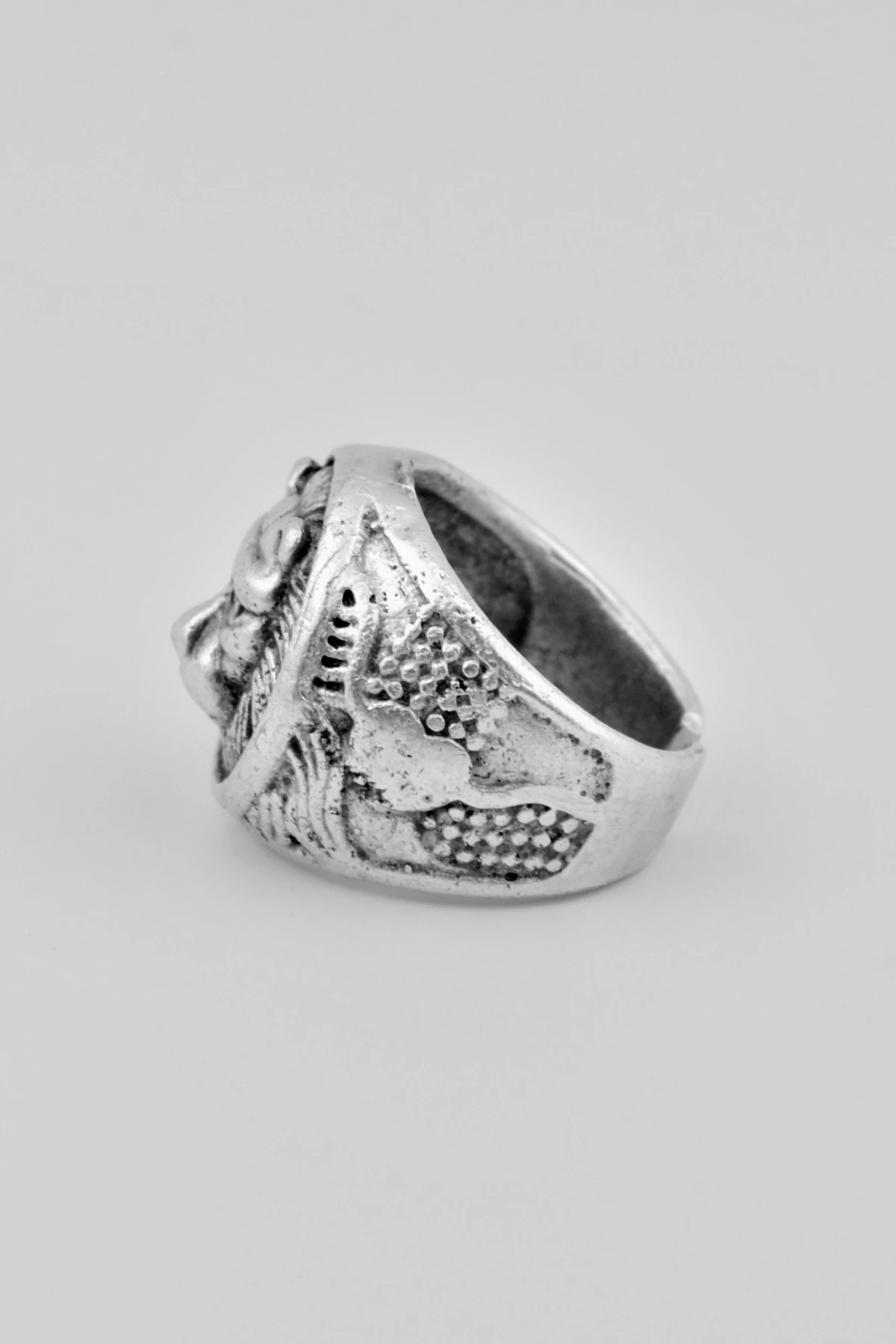 Aslan Yuvarlak Gümüş Kaplama Ayarlamalı Erkek Yüzük