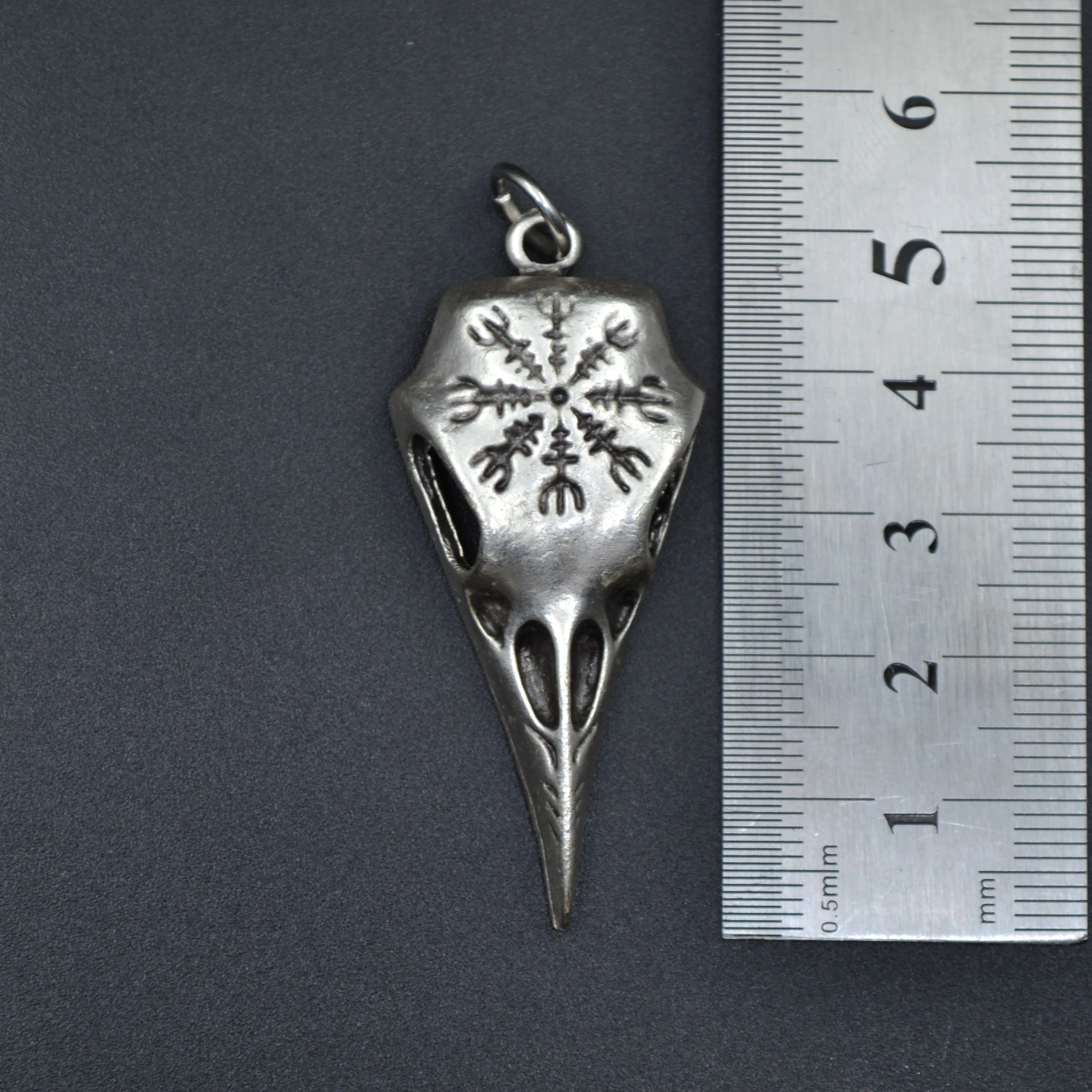 Kuzgun Kafatası - Vegvisir Kolye - Gümüş ( Silver ) Renk - 60 cm Deri İp Kolye