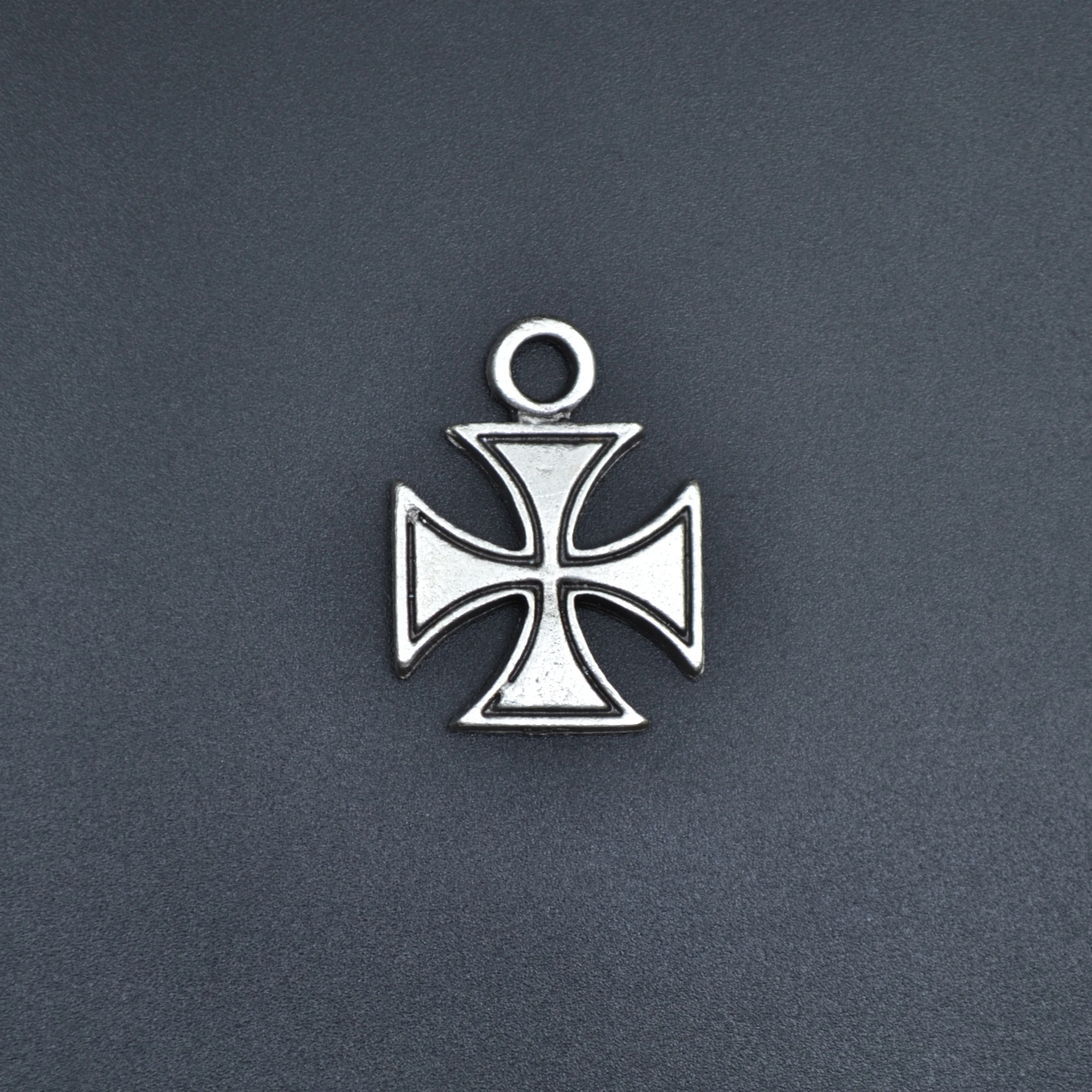 Gamalı Haç Kolye Ucu - Gümüş ( Silver ) Renk